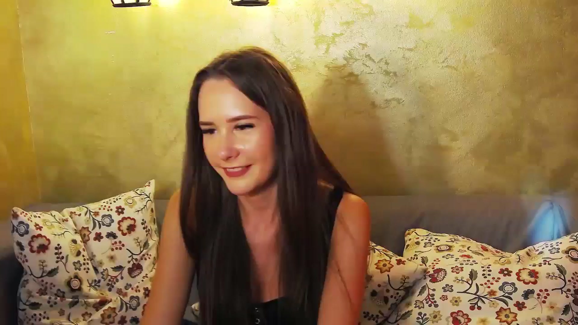 Gallery image thumbnail from Radiance's myfreecams stream on, 08/30/2024, 19:12 image 1 of 20