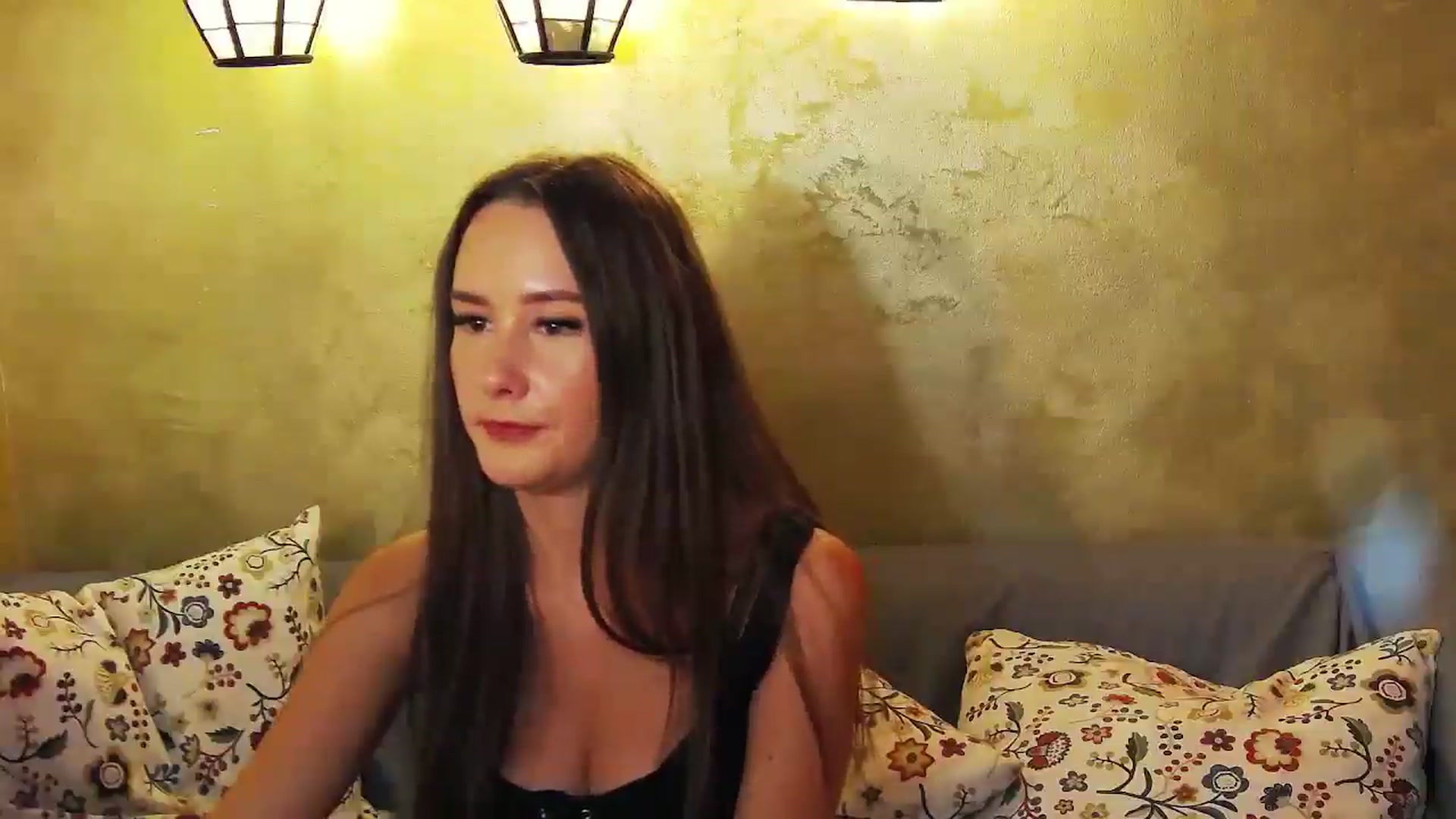 Gallery image thumbnail from Radiance's myfreecams stream on, 08/30/2024, 19:12 image 15 of 20