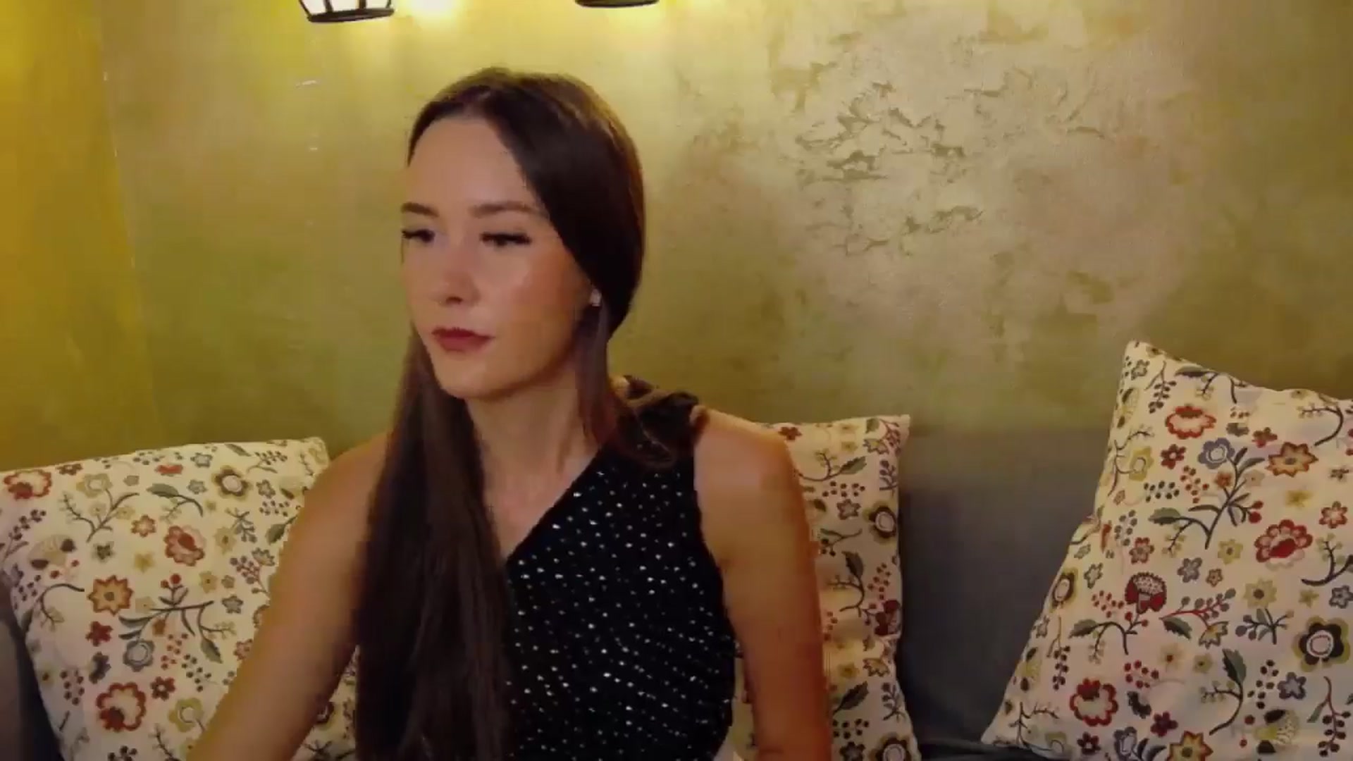 Gallery image thumbnail from Radiance's myfreecams stream on, 09/04/2024, 13:39 image 4 of 20