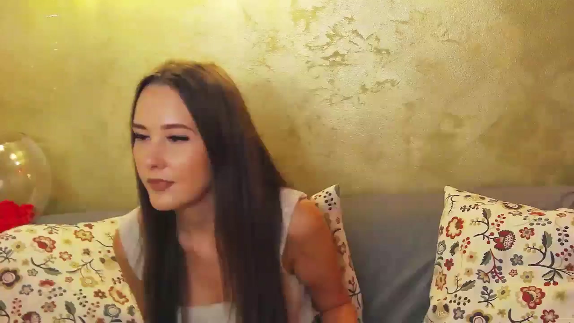 Gallery image thumbnail from Radiance's myfreecams stream on, 09/05/2024, 14:34 image 3 of 20