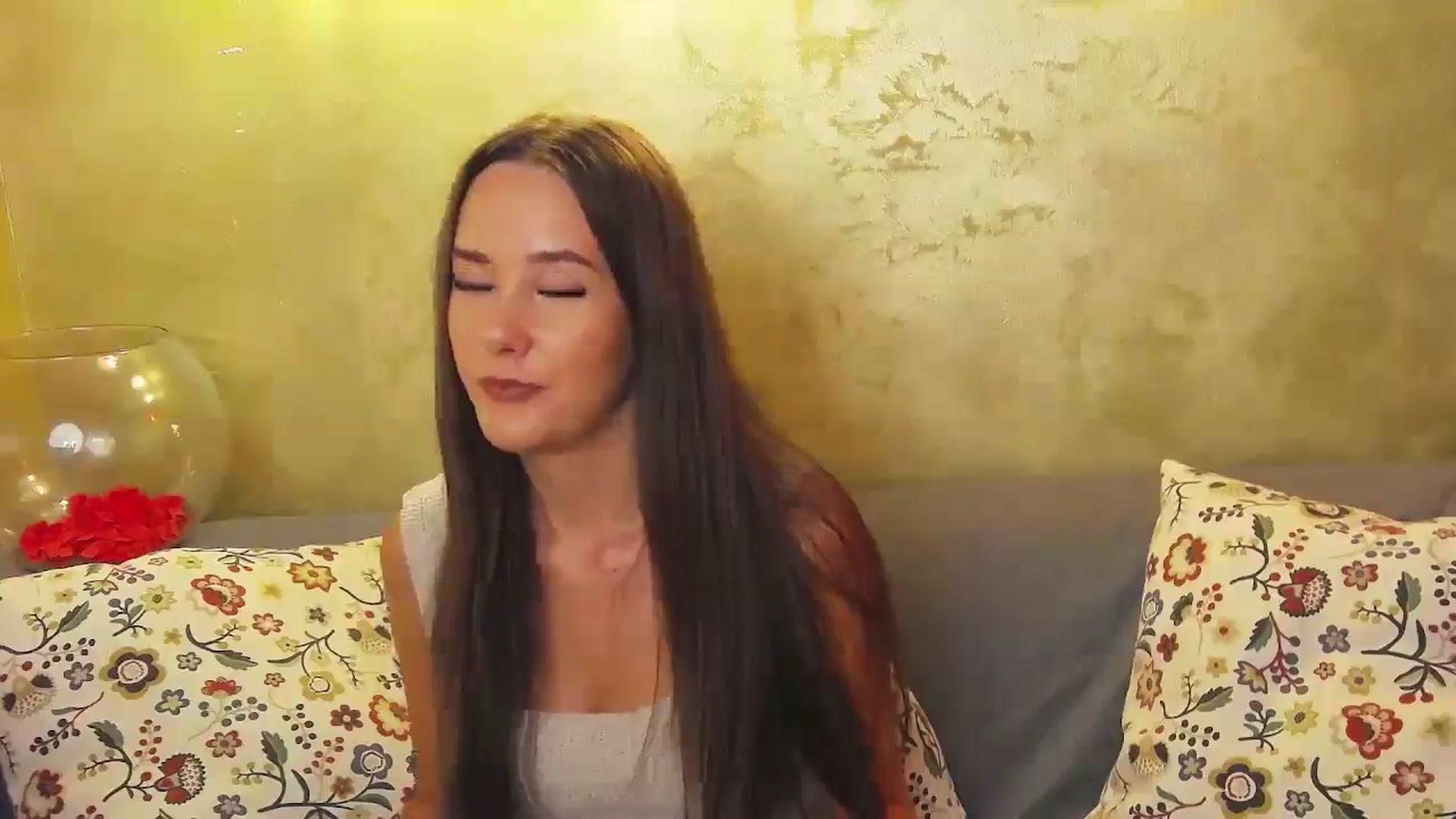 Gallery image thumbnail from Radiance's myfreecams stream on, 09/05/2024, 15:16 image 15 of 20