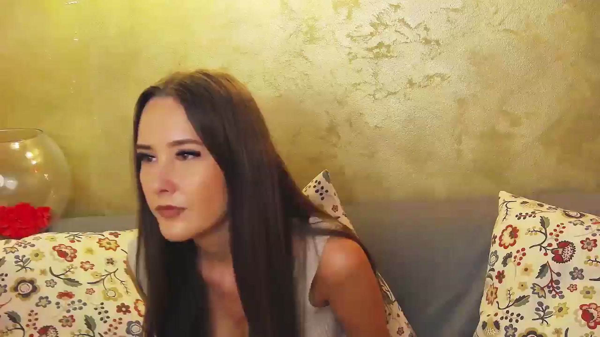 Gallery image thumbnail from Radiance's myfreecams stream on, 09/05/2024, 15:35 image 10 of 20