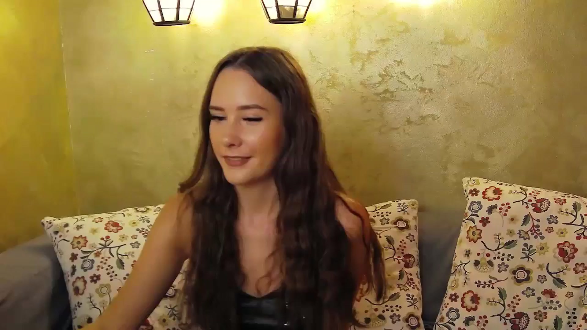 Gallery image thumbnail from Radiance's myfreecams stream on, 09/14/2024, 14:36 image 1 of 20