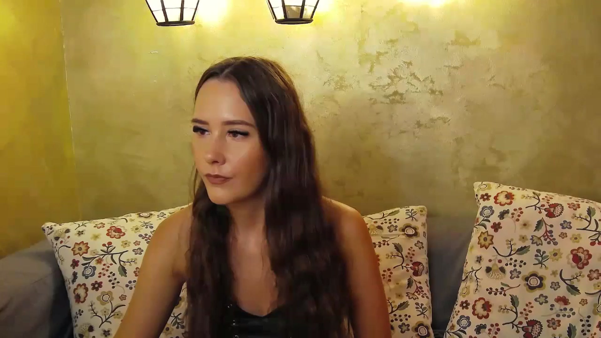 Gallery image thumbnail from Radiance's myfreecams stream on, 09/14/2024, 14:36 image 4 of 20