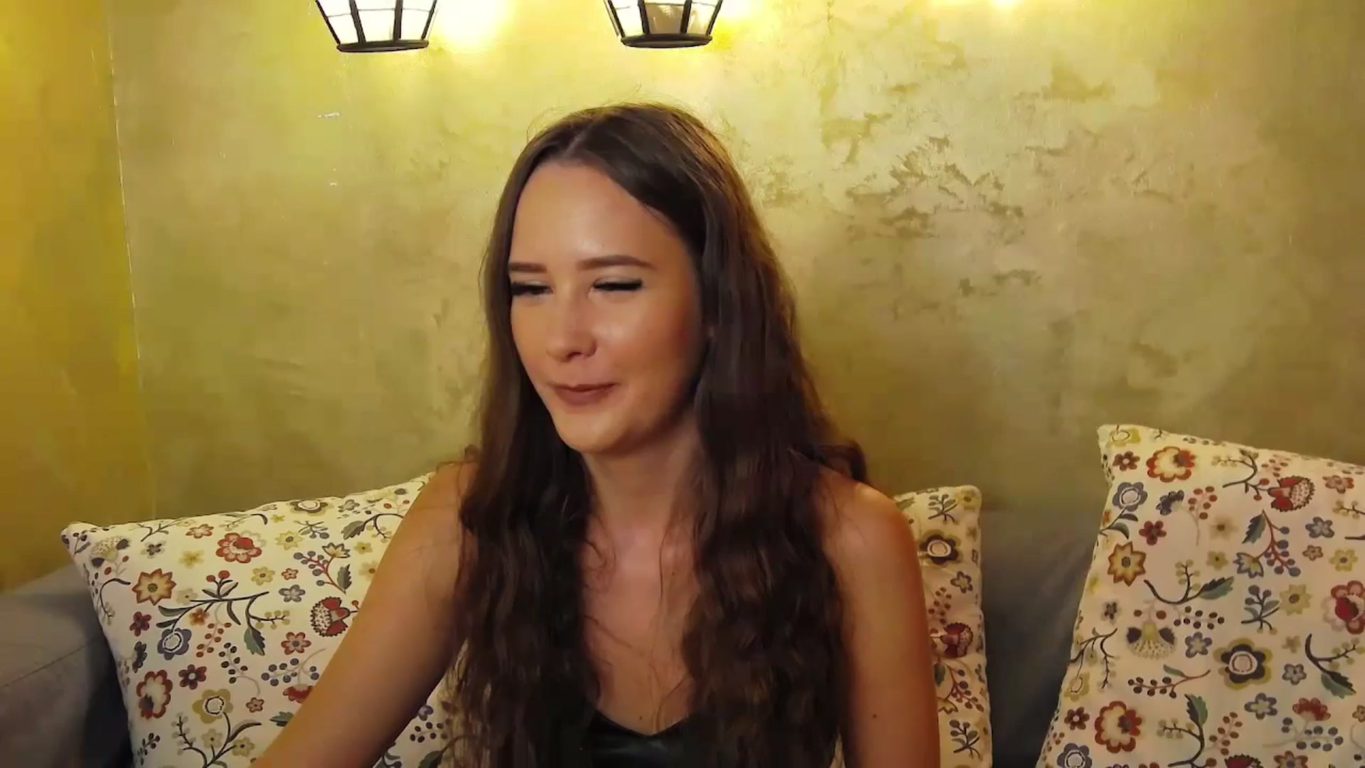 Gallery image thumbnail from Radiance's myfreecams stream on, 09/14/2024, 14:36 image 8 of 20