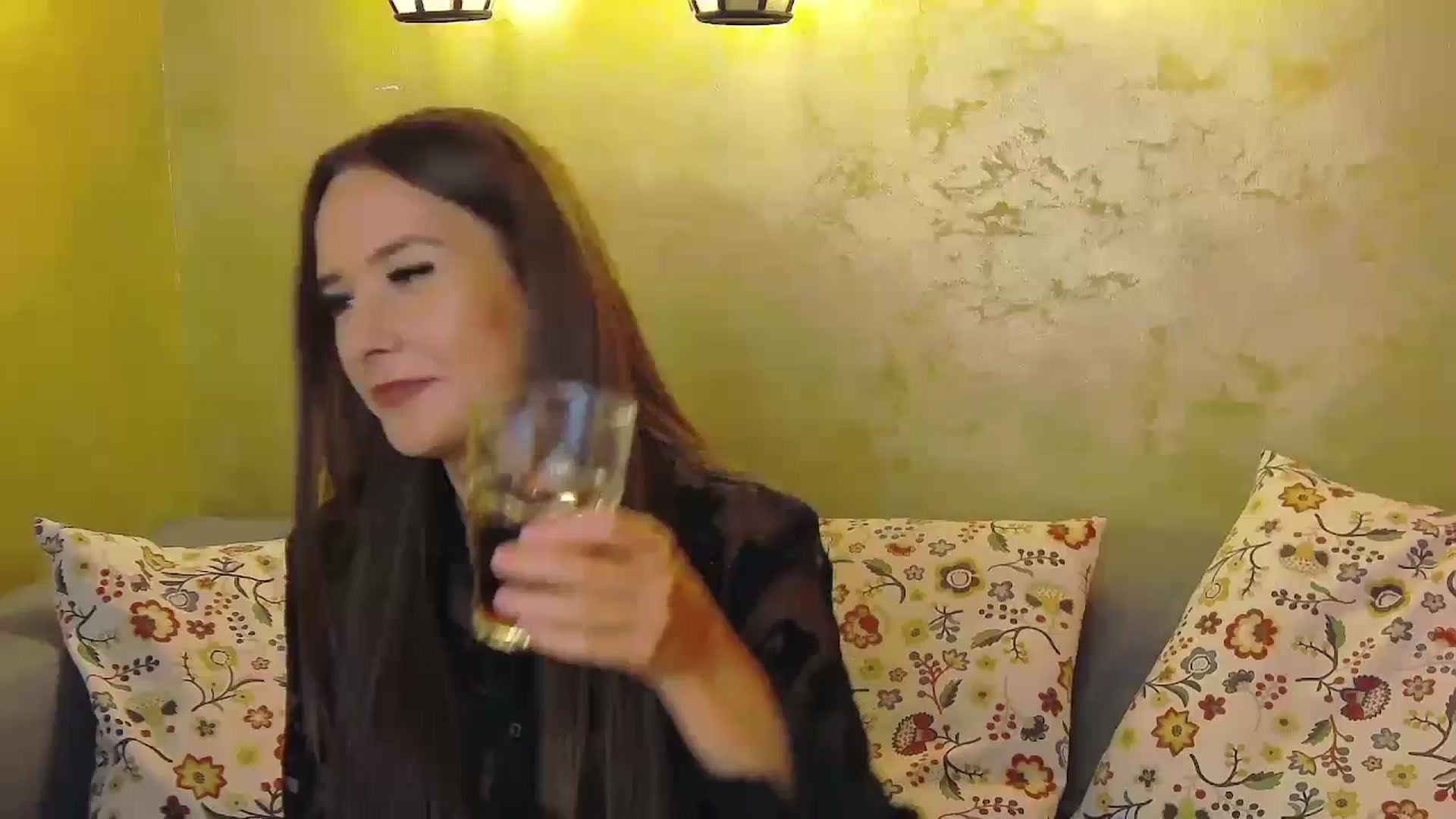 Gallery image thumbnail from Radiance's myfreecams stream on, 09/20/2024, 15:34 image 3 of 20