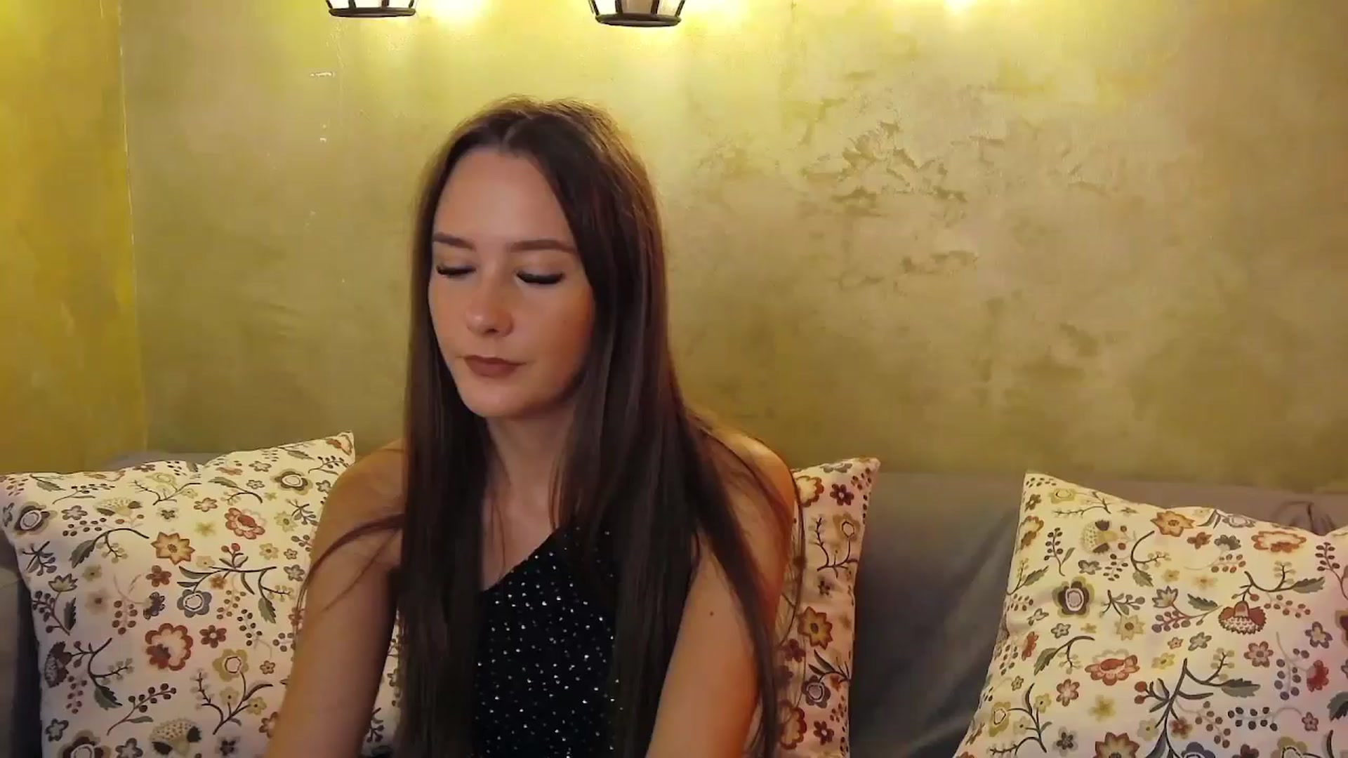 Gallery image thumbnail from Radiance's myfreecams stream on, 09/25/2024, 14:27 image 3 of 20