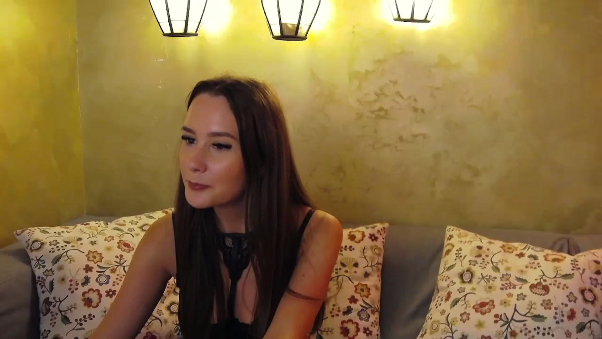 Gallery image thumbnail from Radiance's myfreecams stream on, 09/25/2024, 19:15 image 19 of 20