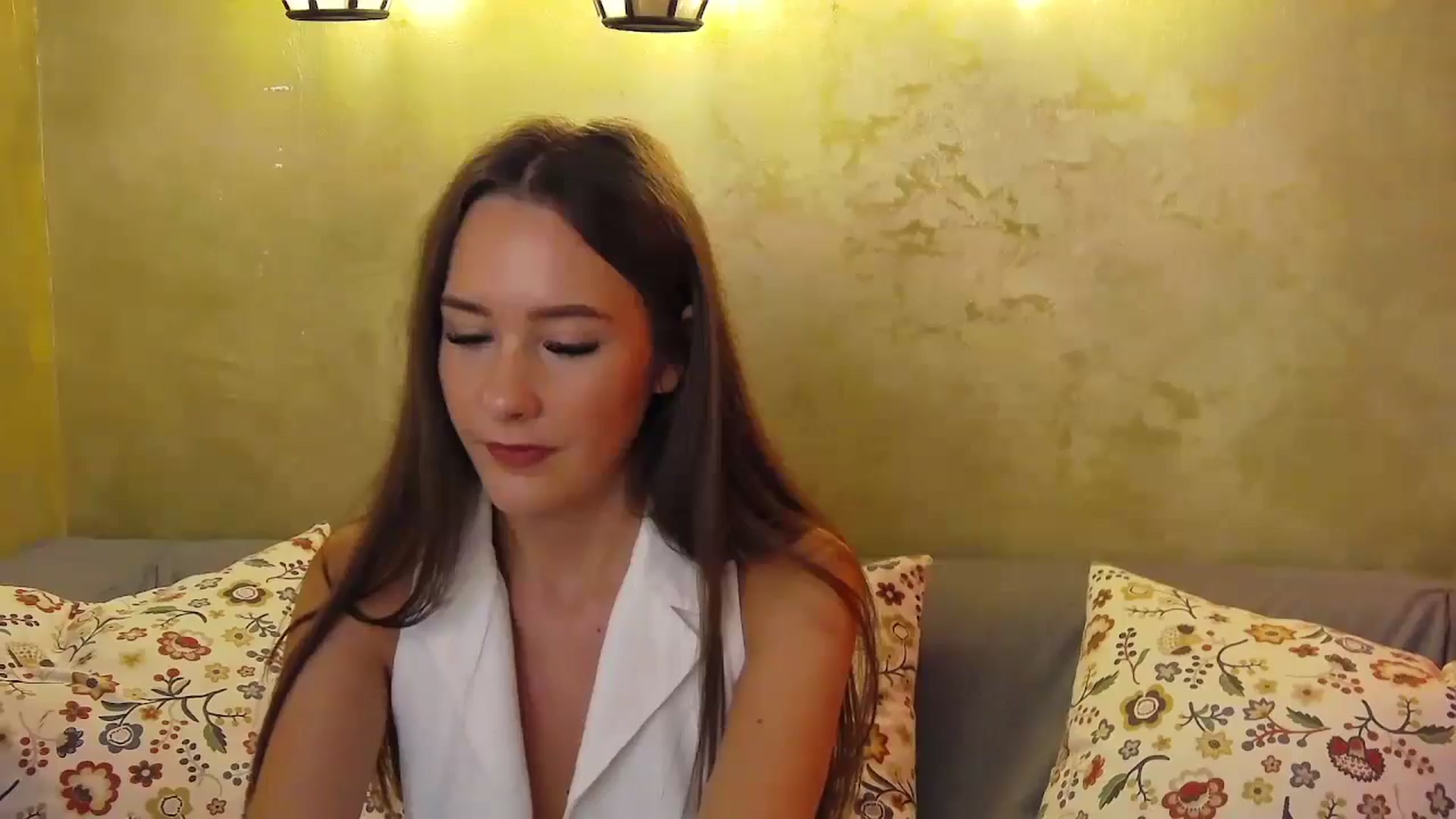 Gallery image thumbnail from Radiance's myfreecams stream on, 09/26/2024, 19:50 image 6 of 20