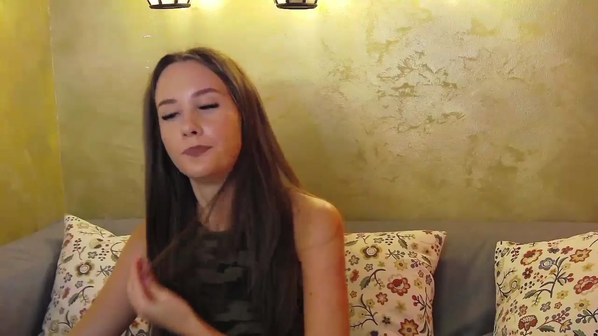 Gallery image thumbnail from Radiance's myfreecams stream on, 09/27/2024, 18:45 image 15 of 20