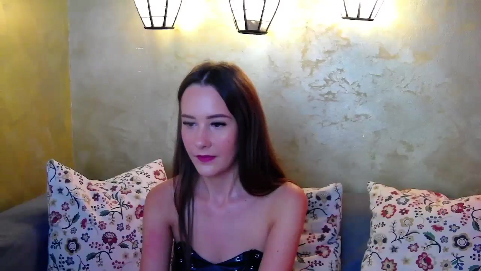 Gallery image thumbnail from Radiance's myfreecams stream on, 09/29/2024, 13:41 image 2 of 20