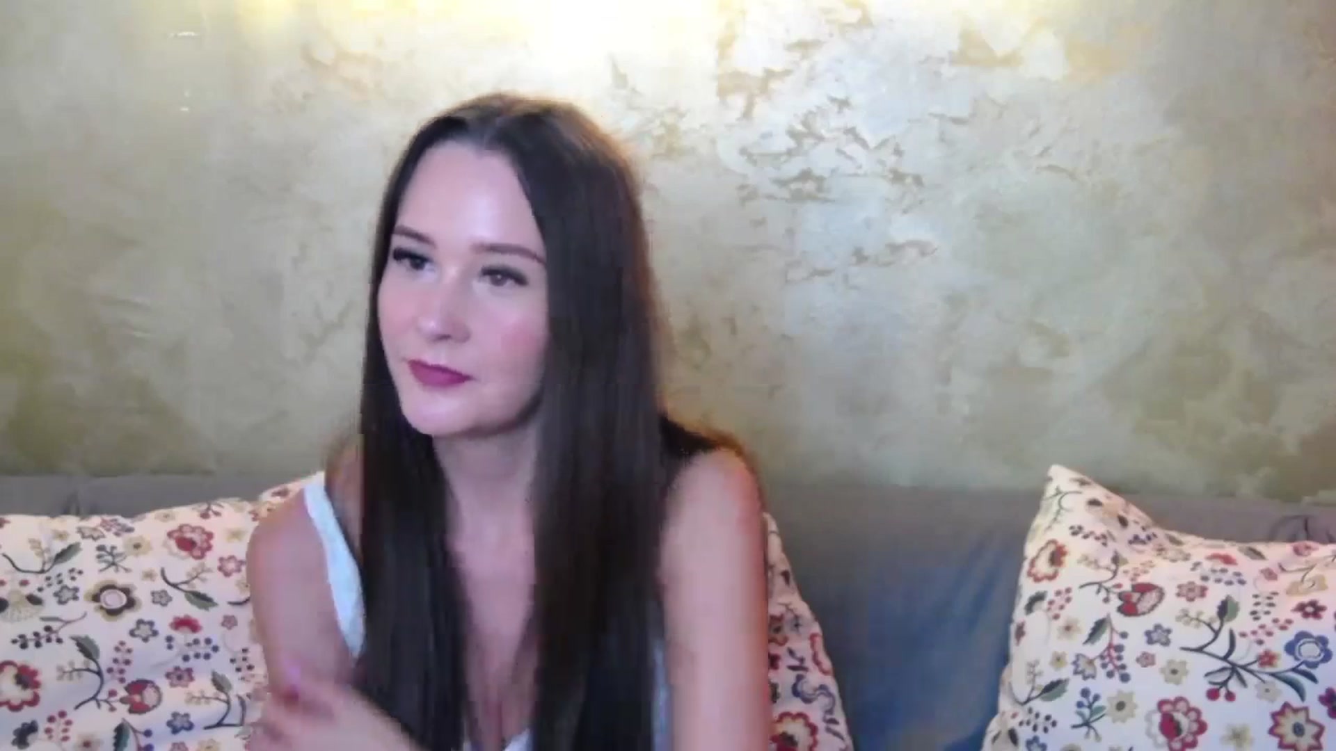 Gallery image thumbnail from Radiance's myfreecams stream on, 10/05/2024, 19:41 image 2 of 20