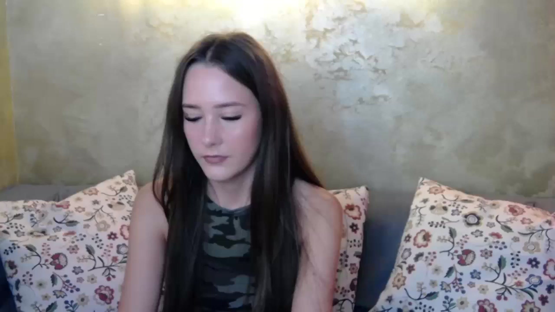 Gallery image thumbnail from Radiance's myfreecams stream on, 10/08/2024, 15:02 image 1 of 20