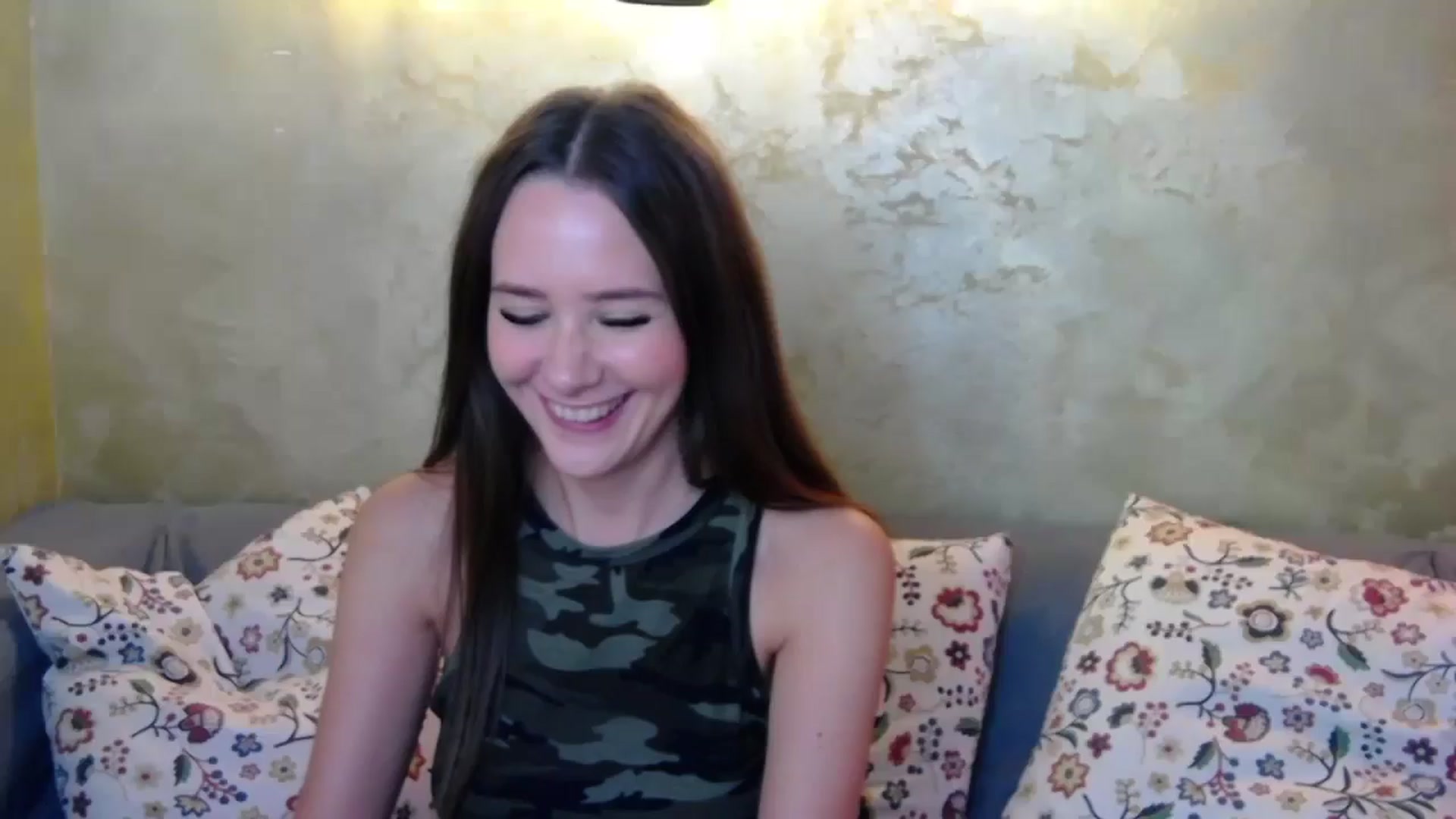 Gallery image thumbnail from Radiance's myfreecams stream on, 10/08/2024, 17:20 image 1 of 20