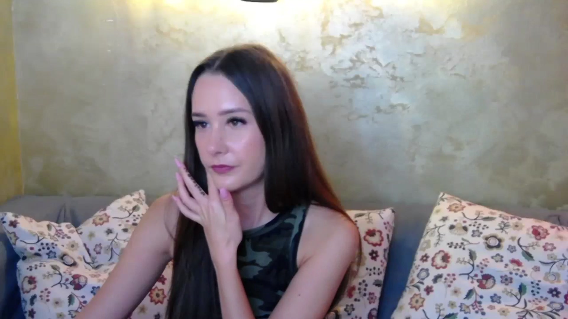 Gallery image thumbnail from Radiance's myfreecams stream on, 10/08/2024, 17:20 image 8 of 20