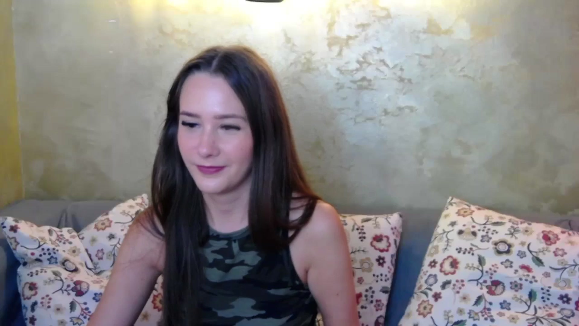 Gallery image thumbnail from Radiance's myfreecams stream on, 10/08/2024, 17:20 image 6 of 20