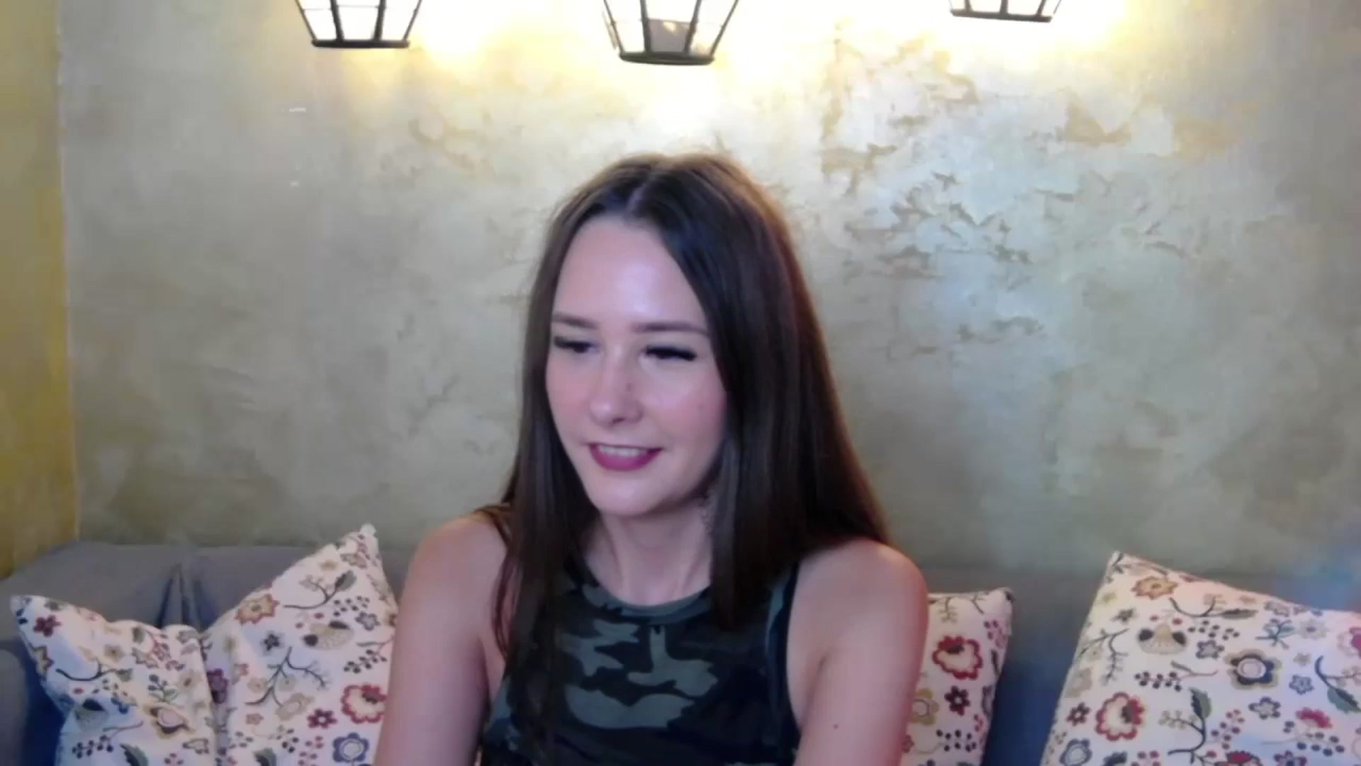 Gallery image thumbnail from Radiance's myfreecams stream on, 10/08/2024, 17:43 image 8 of 20
