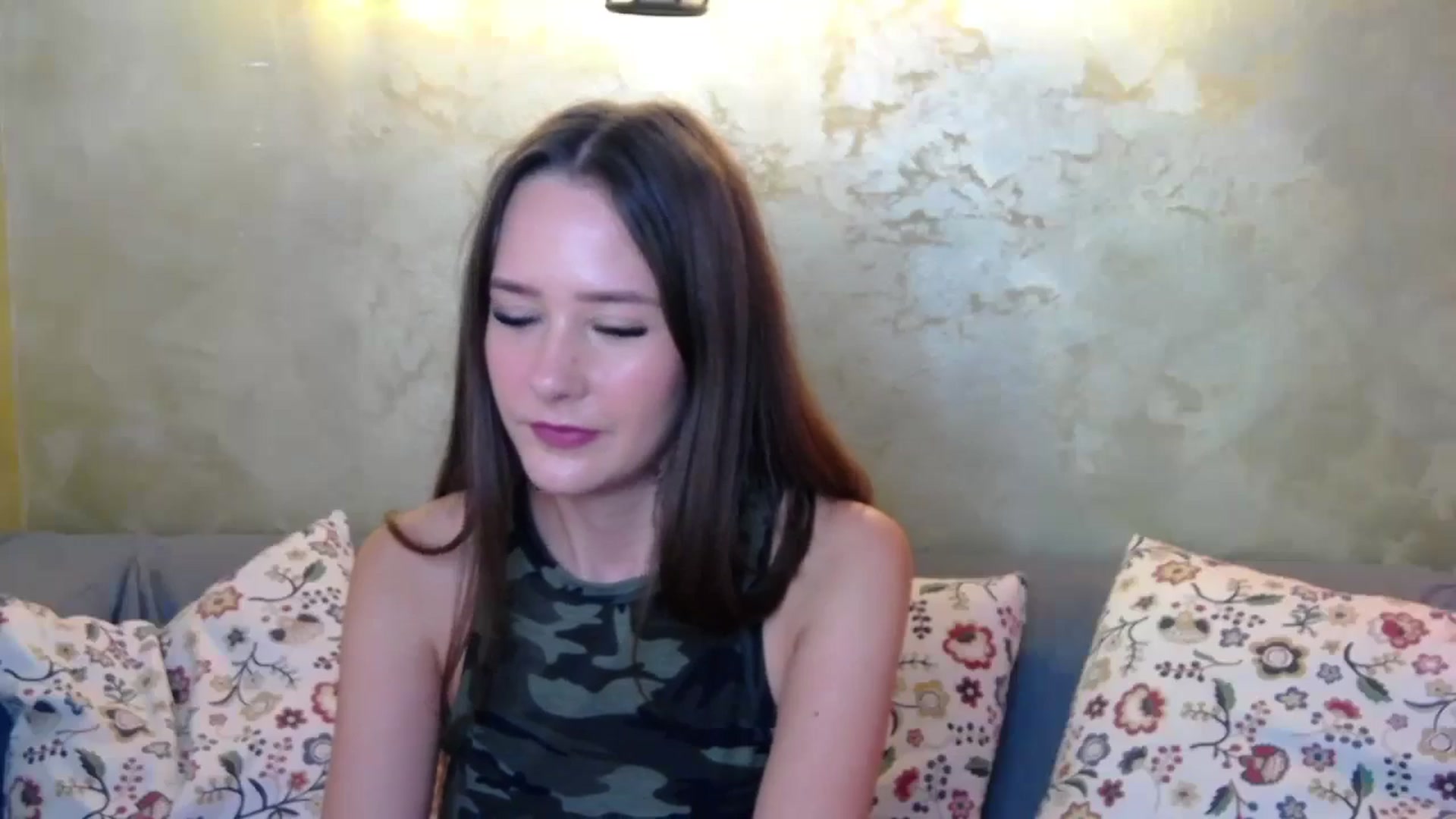 Gallery image thumbnail from Radiance's myfreecams stream on, 10/08/2024, 17:43 image 4 of 20
