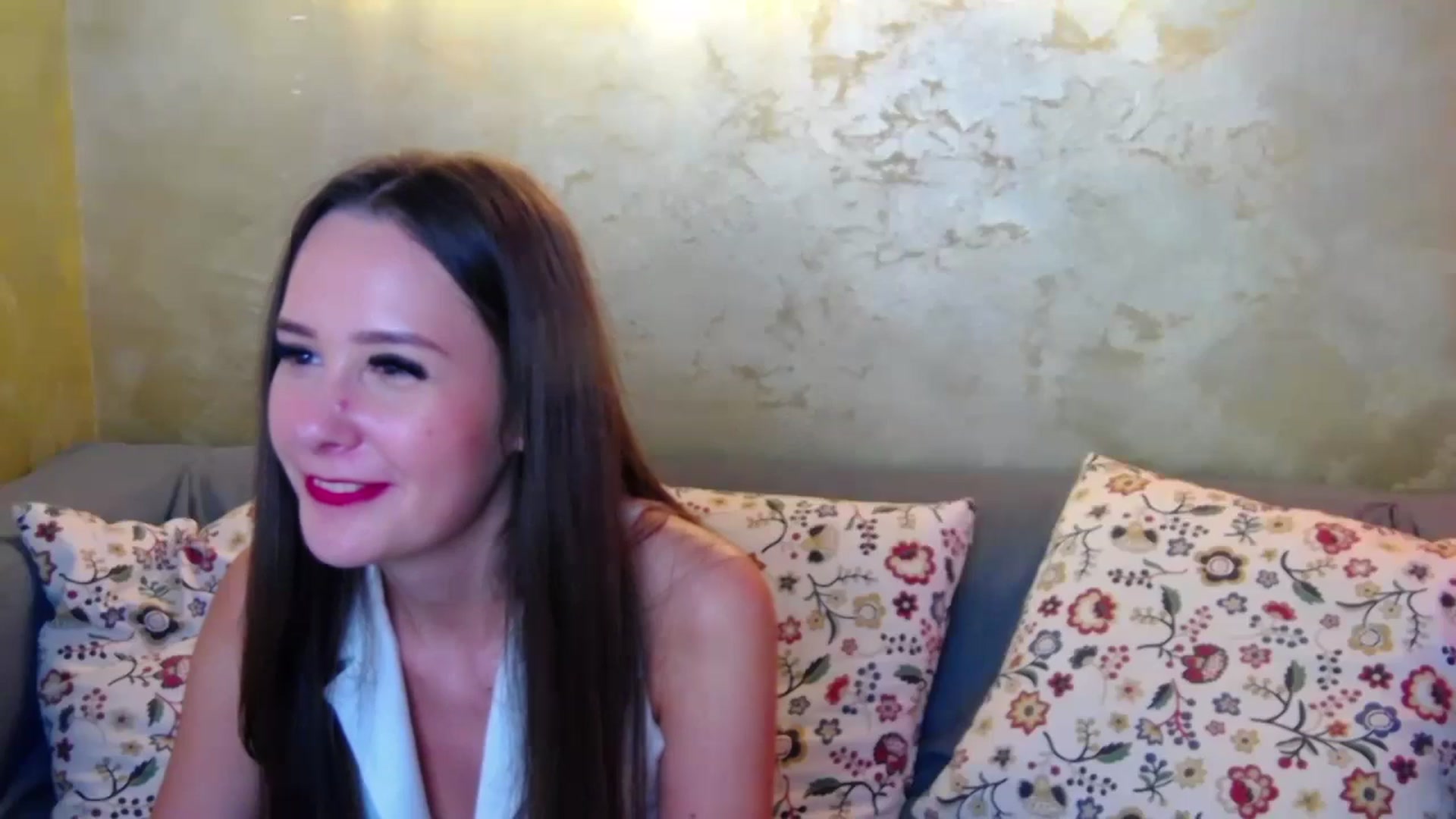 Gallery image thumbnail from Radiance's myfreecams stream on, 10/09/2024, 19:35 image 16 of 20