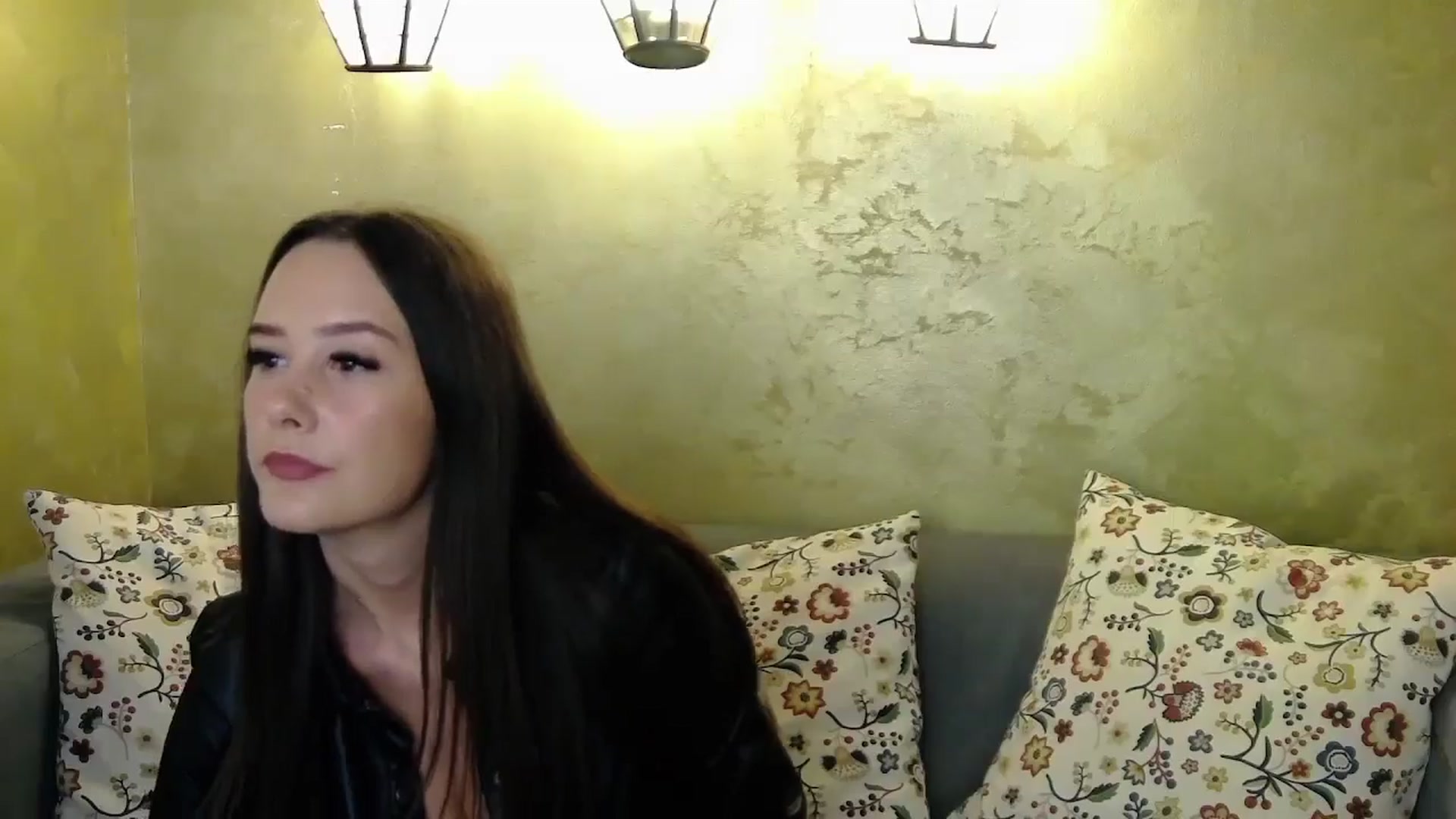 Gallery image thumbnail from Radiance's myfreecams stream on, 10/14/2024, 14:16 image 7 of 20