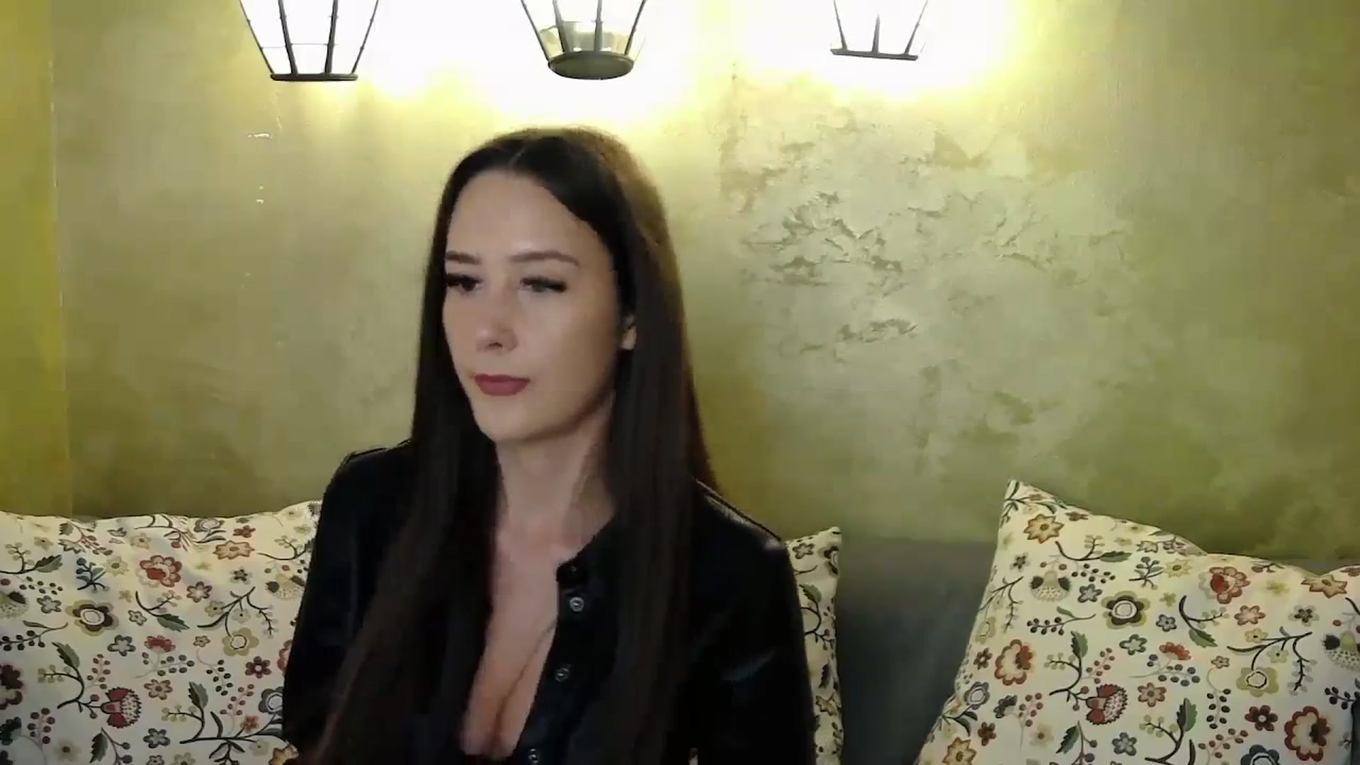 Gallery image thumbnail from Radiance's myfreecams stream on, 10/14/2024, 14:49 image 16 of 20