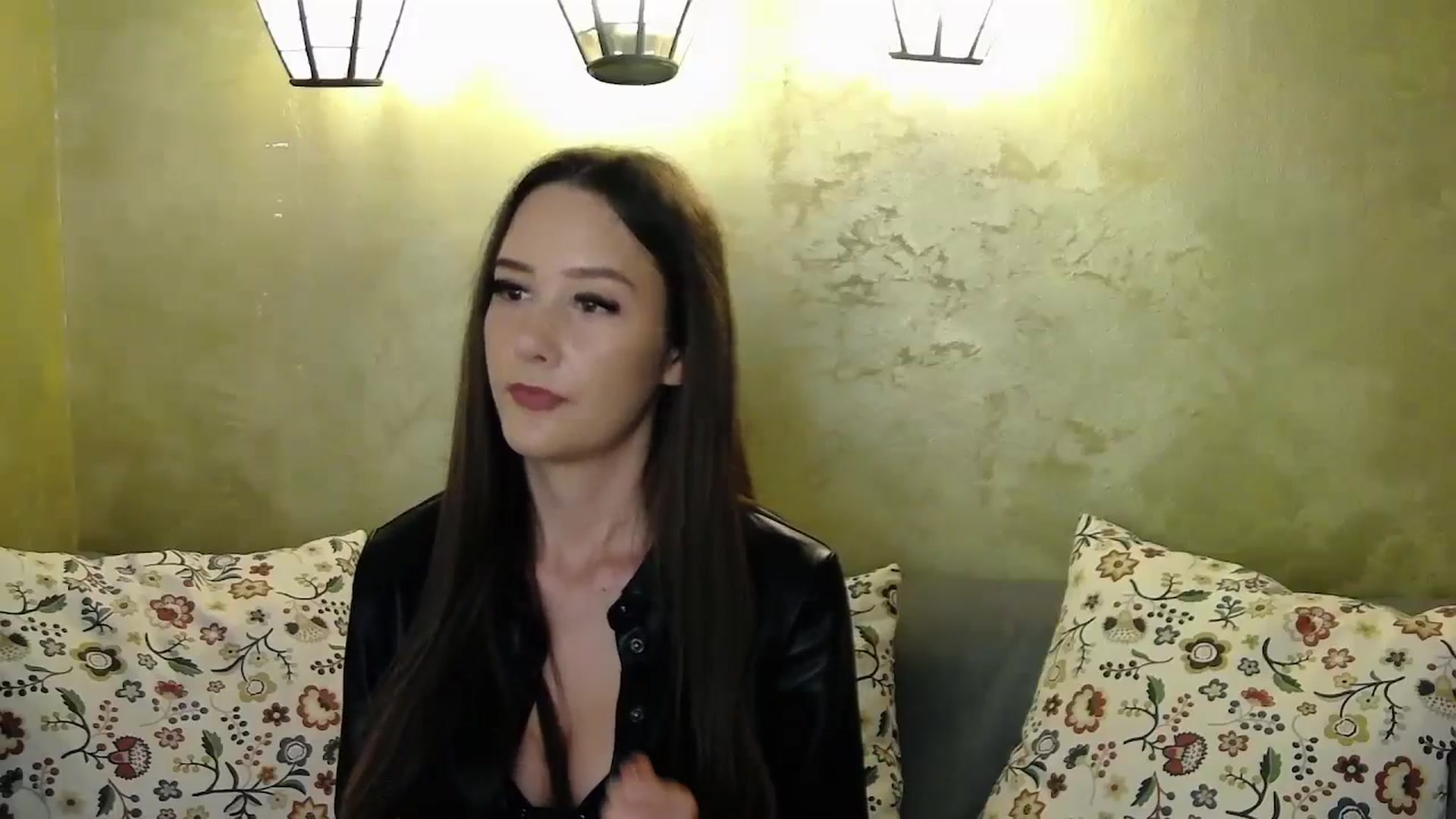 Gallery image thumbnail from Radiance's myfreecams stream on, 10/14/2024, 14:49 image 19 of 20
