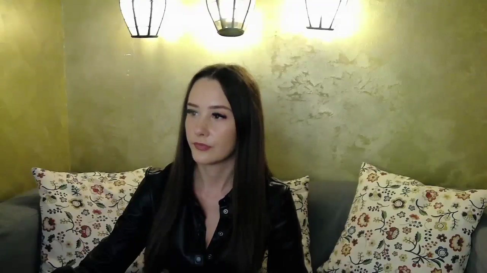 Gallery image thumbnail from Radiance's myfreecams stream on, 10/14/2024, 14:49 image 2 of 20