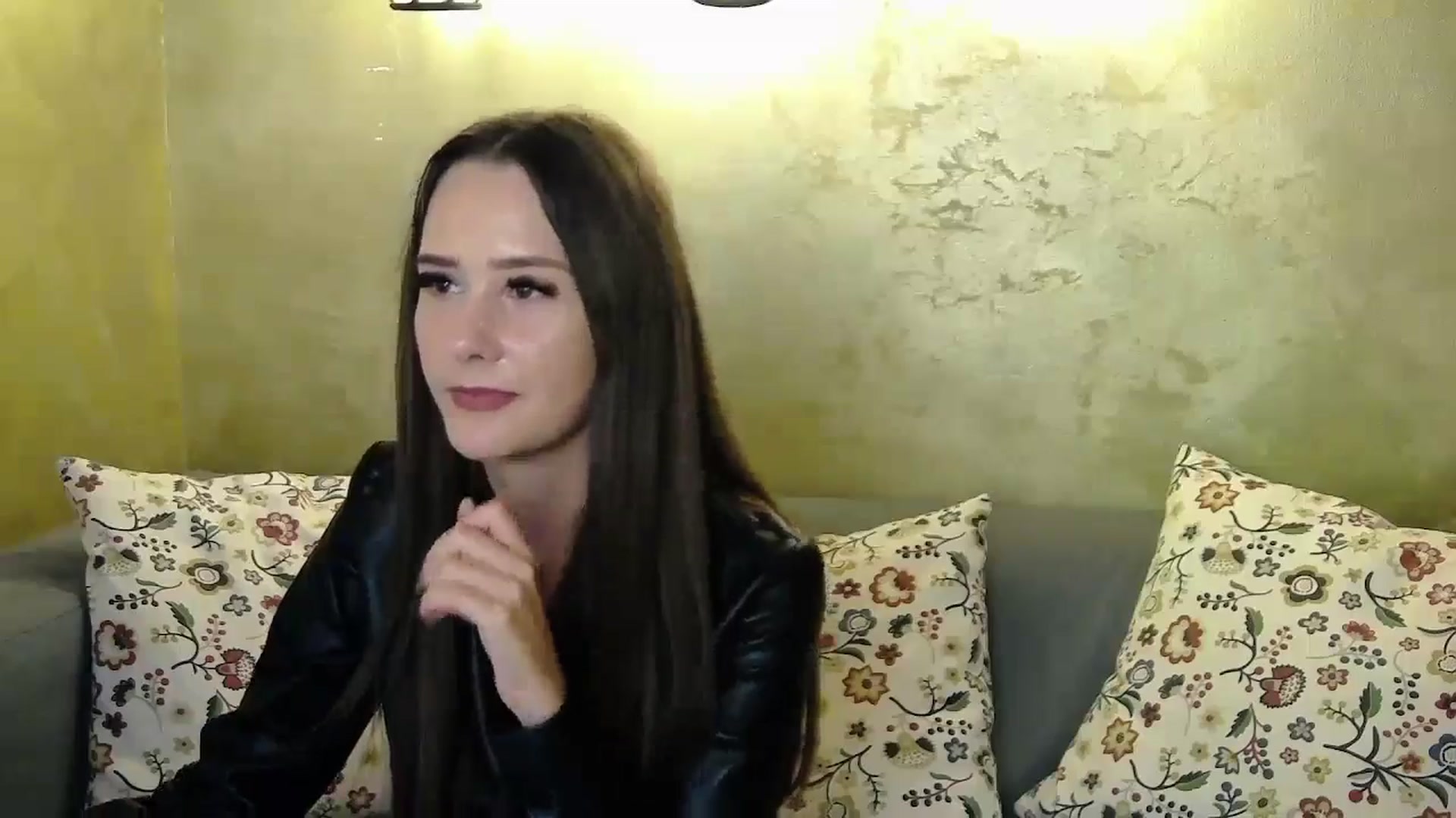Gallery image thumbnail from Radiance's myfreecams stream on, 10/14/2024, 19:26 image 6 of 20