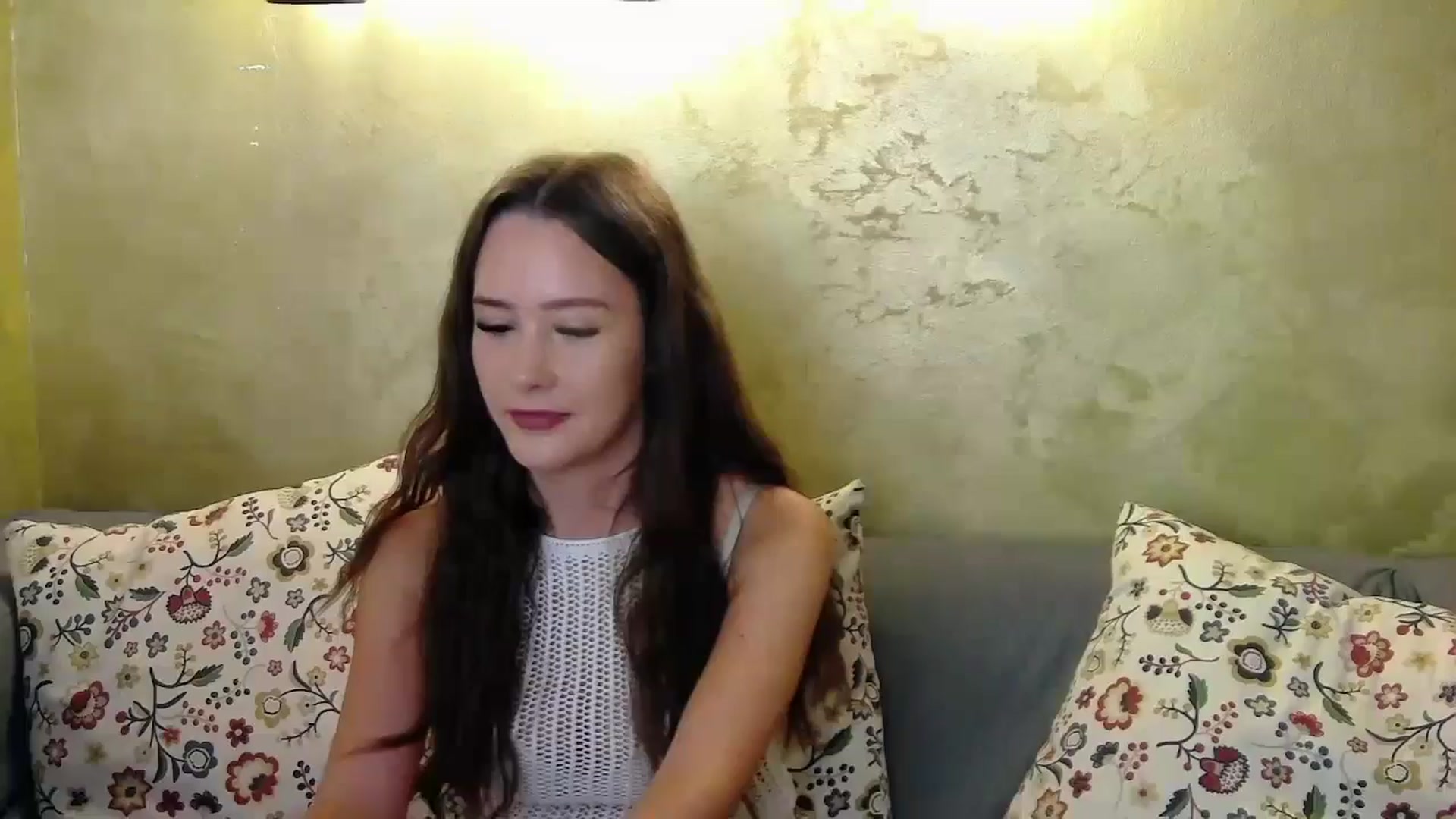 Gallery image thumbnail from Radiance's myfreecams stream on, 10/15/2024, 13:36 image 16 of 20