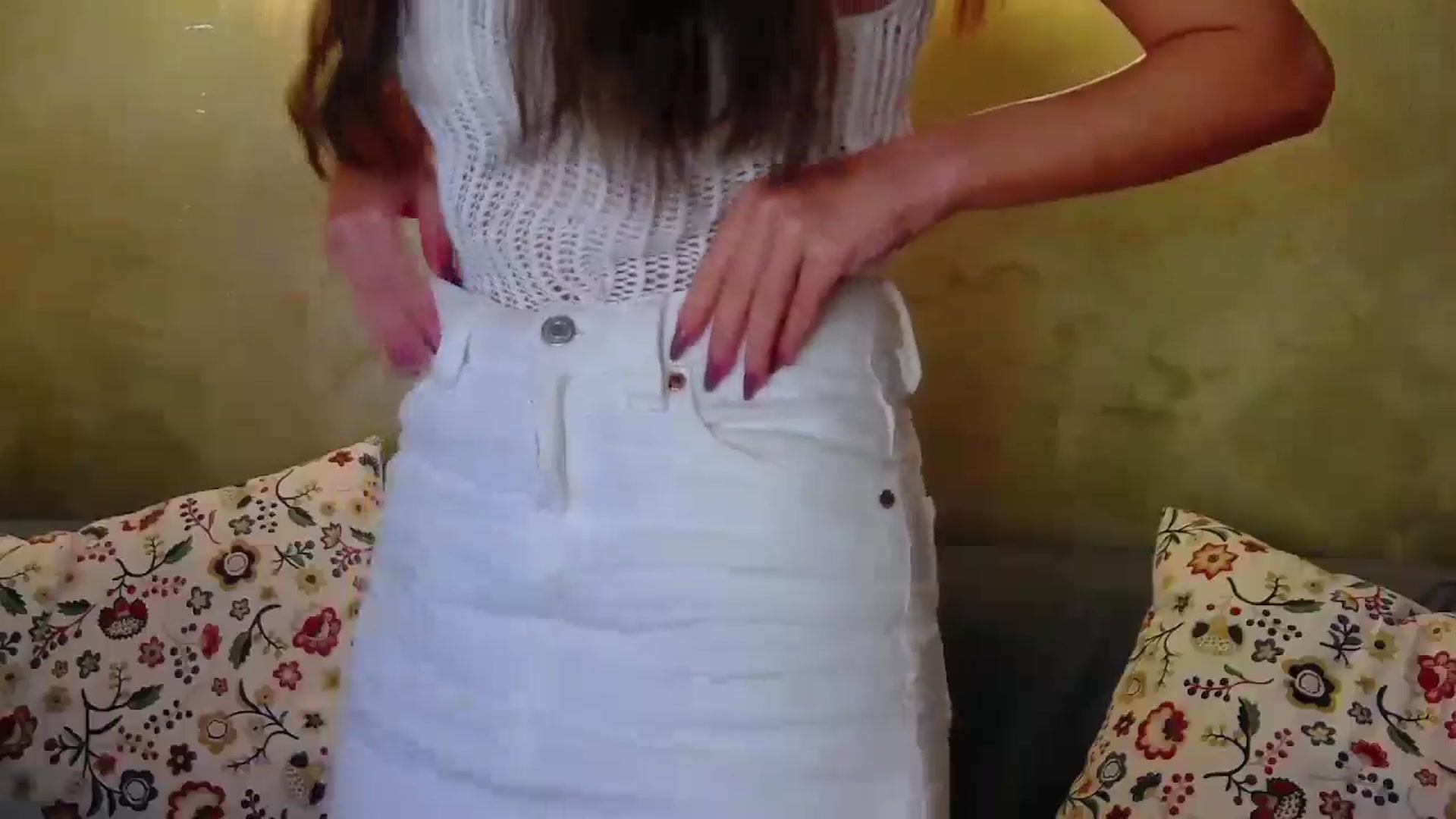 Gallery image thumbnail from Radiance's myfreecams stream on, 10/15/2024, 13:36 image 15 of 20