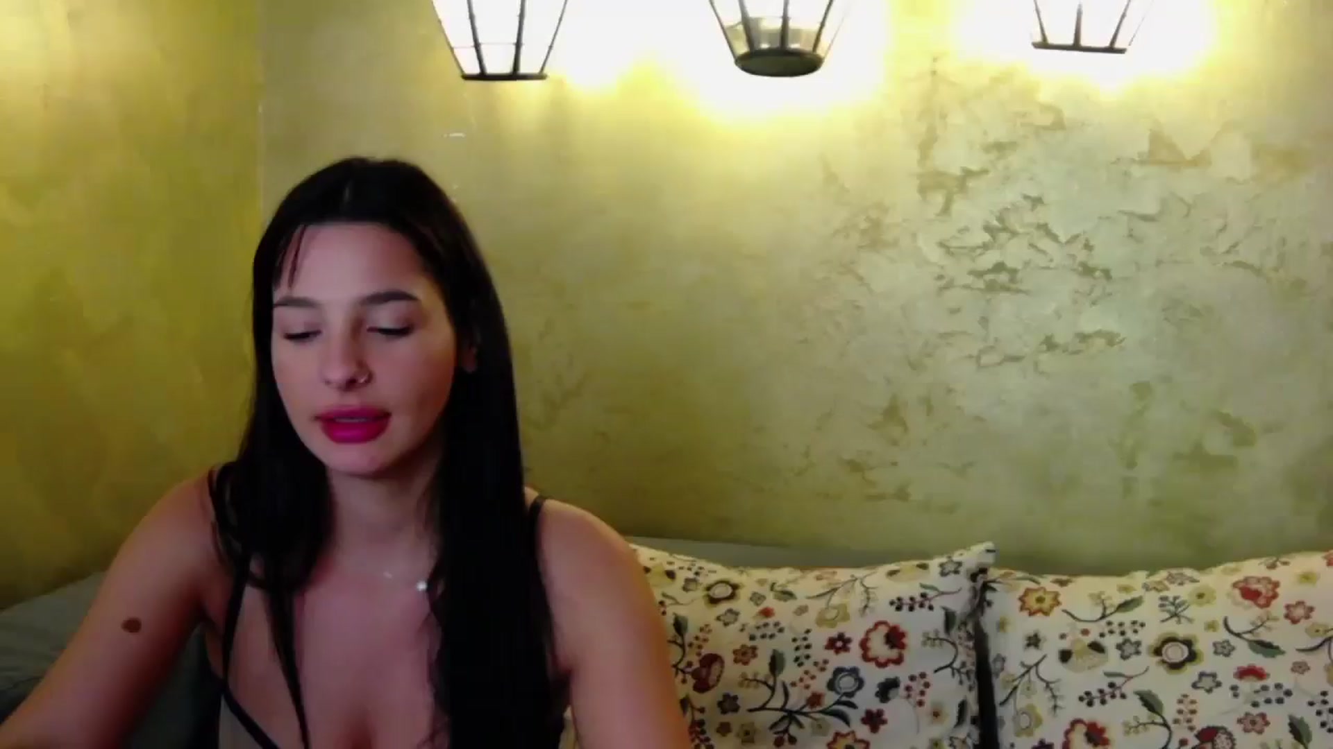 Gallery image thumbnail from Radiance's myfreecams stream on, 10/15/2024, 19:44 image 19 of 20