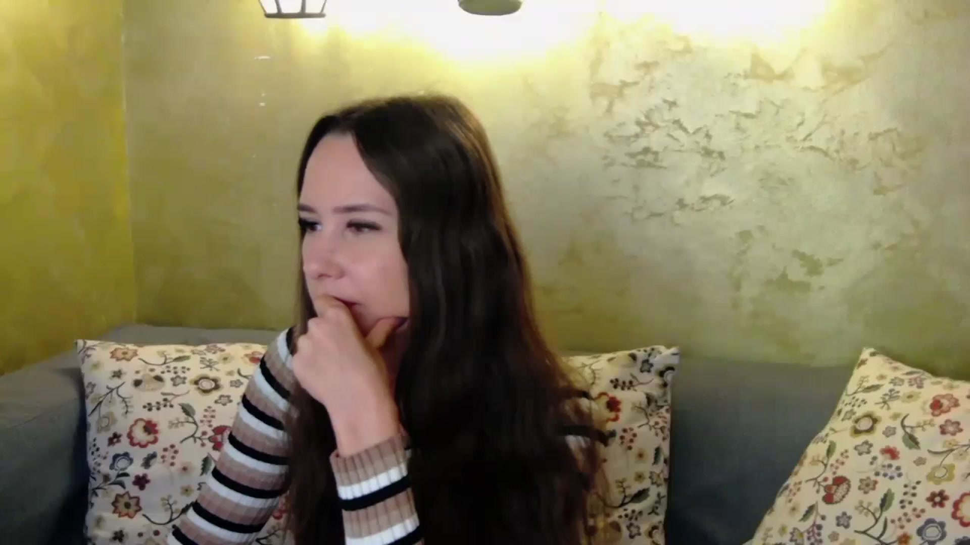 Gallery image thumbnail from Radiance's myfreecams stream on, 10/16/2024, 16:52 image 3 of 20