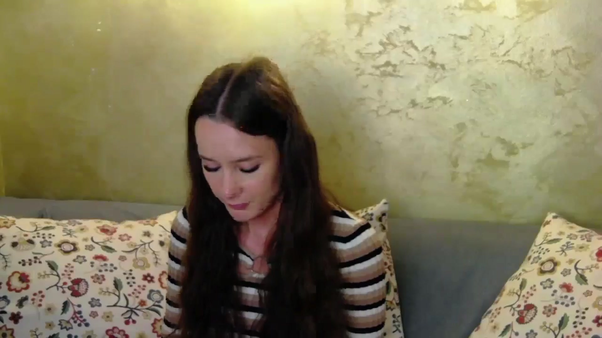 Gallery image thumbnail from Radiance's myfreecams stream on, 10/16/2024, 19:24 image 18 of 20