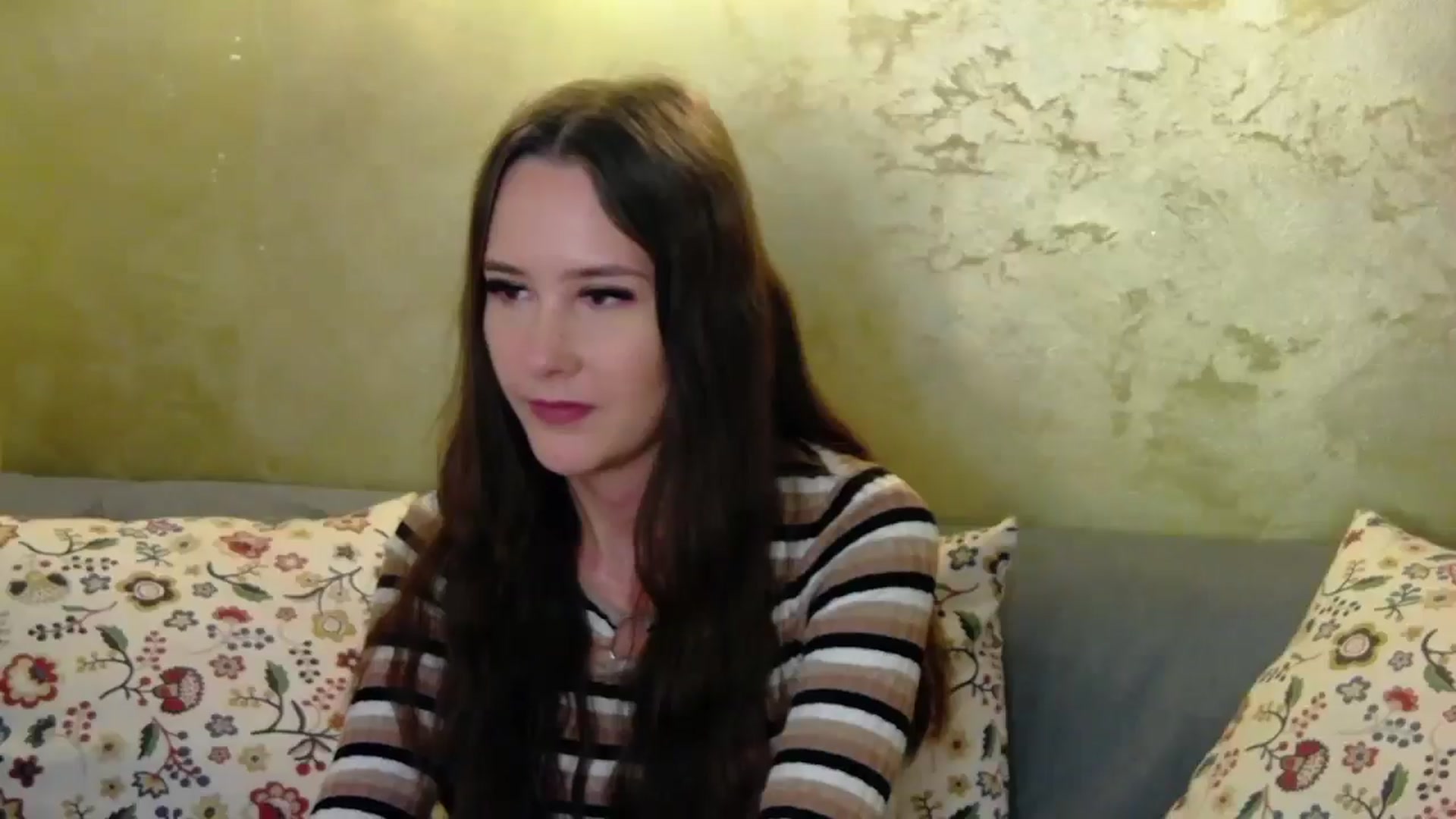 Gallery image thumbnail from Radiance's myfreecams stream on, 10/16/2024, 19:24 image 4 of 20