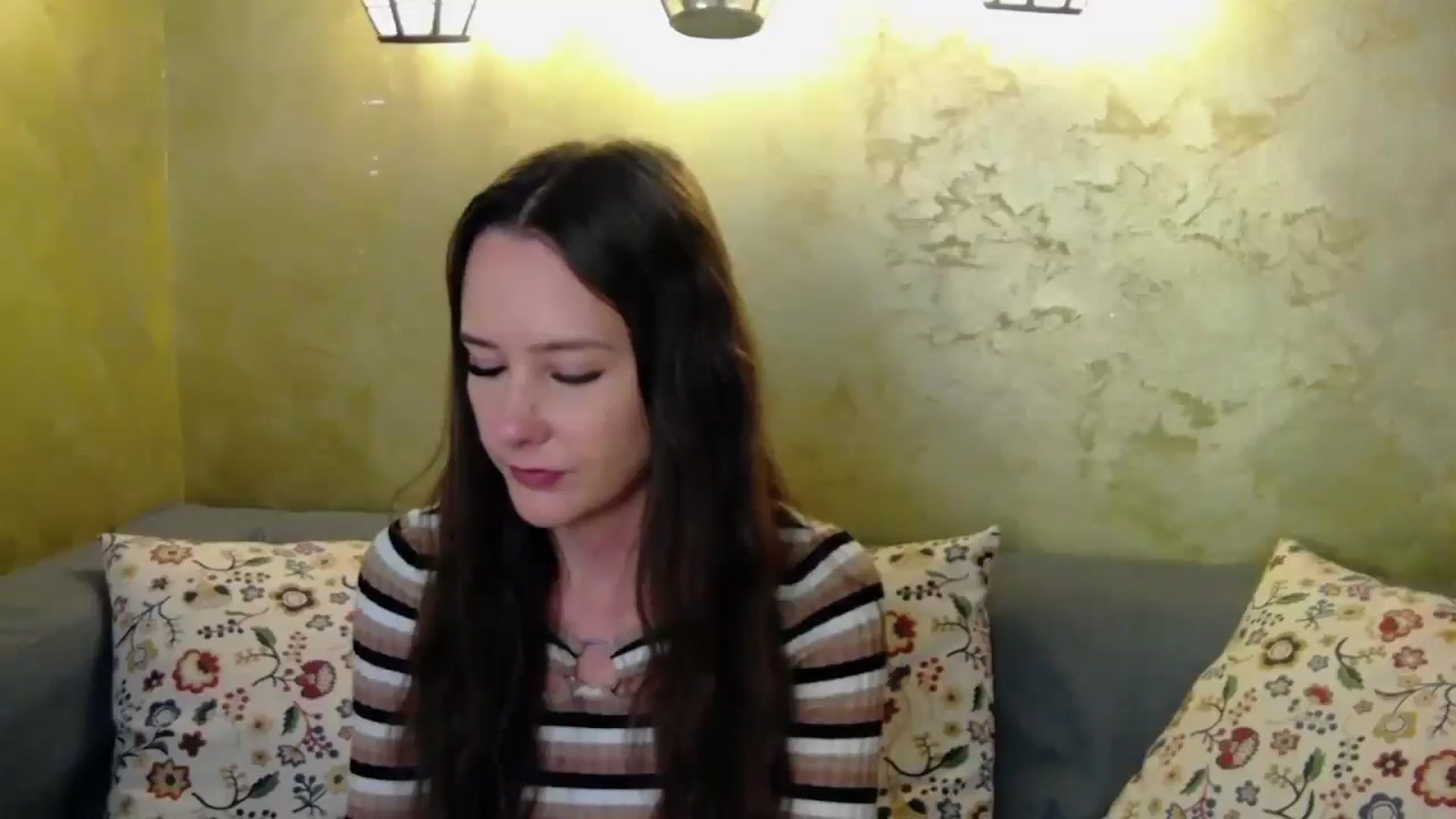 Gallery image thumbnail from Radiance's myfreecams stream on, 10/16/2024, 19:24 image 6 of 20