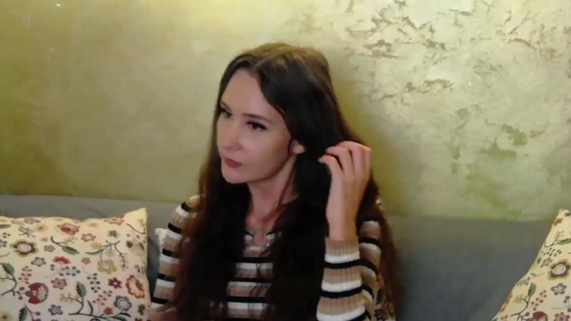Gallery image thumbnail from Radiance's myfreecams stream on, 10/16/2024, 19:24 image 17 of 20