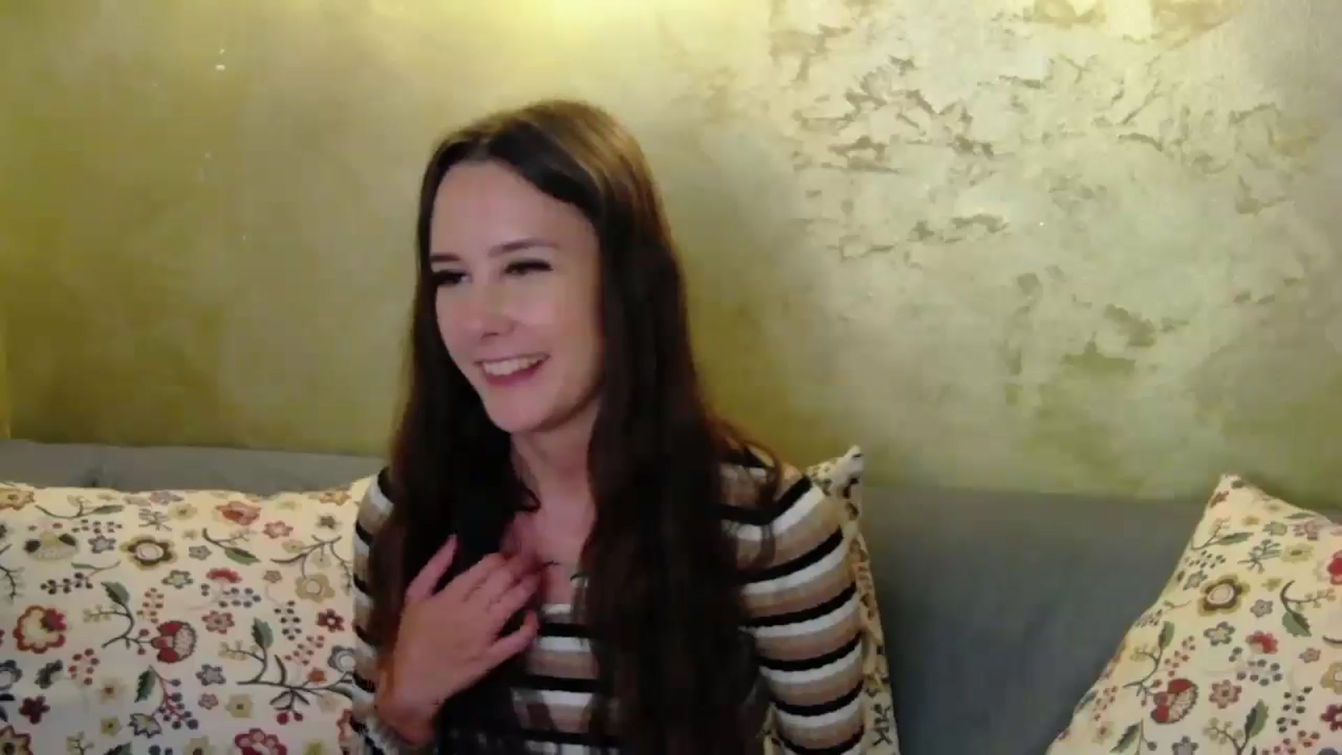 Gallery image thumbnail from Radiance's myfreecams stream on, 10/16/2024, 19:24 image 19 of 20