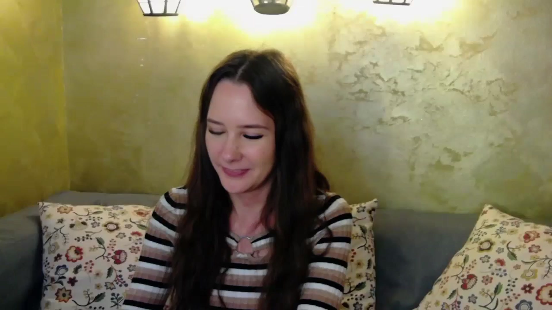 Gallery image thumbnail from Radiance's myfreecams stream on, 10/16/2024, 19:24 image 10 of 20
