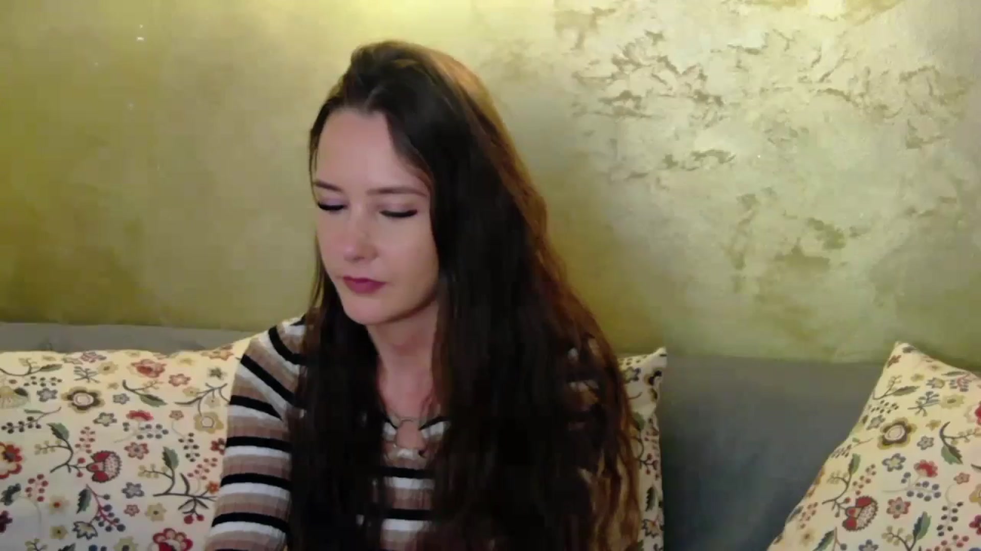 Gallery image thumbnail from Radiance's myfreecams stream on, 10/16/2024, 19:24 image 5 of 20