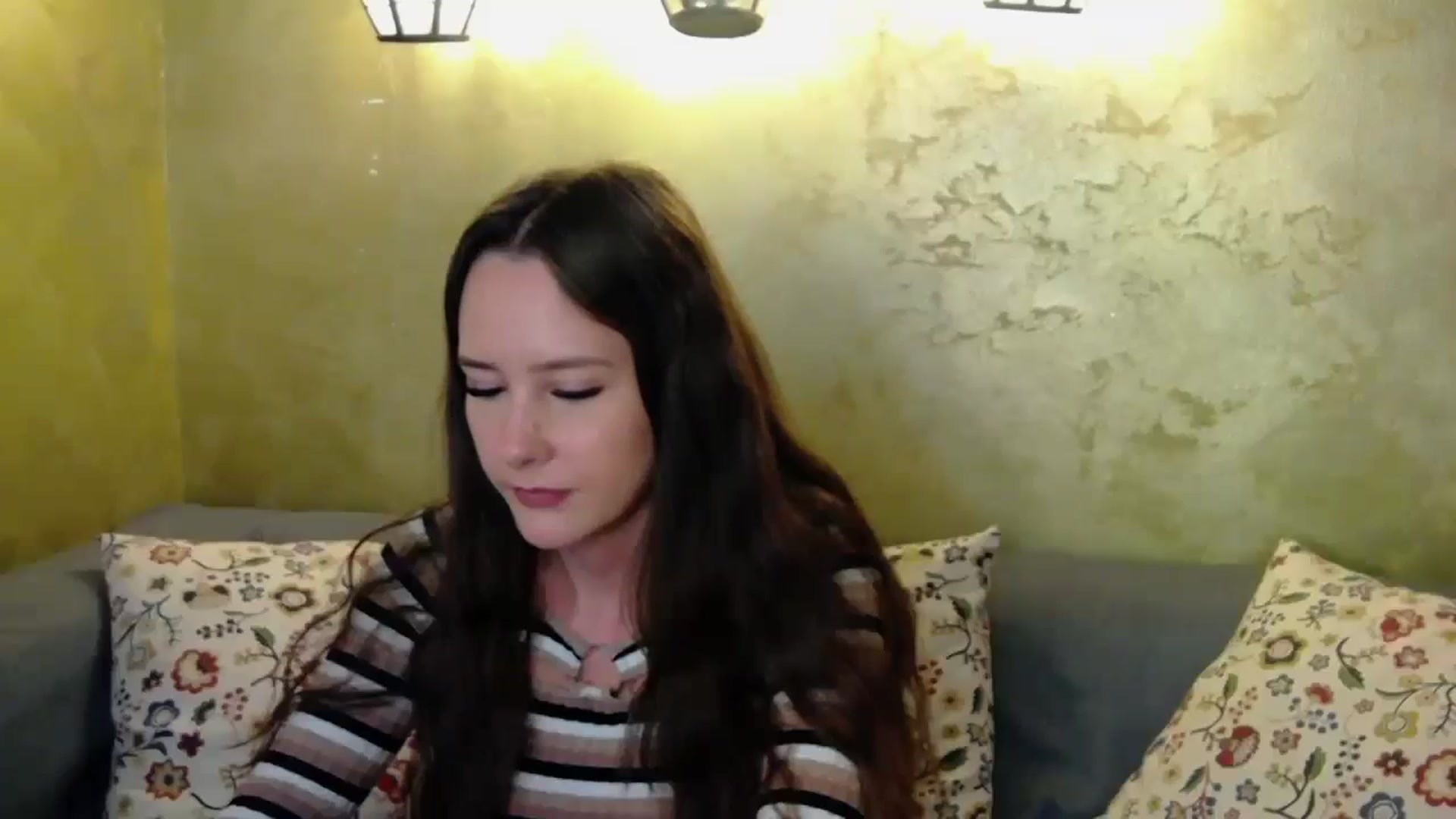 Gallery image thumbnail from Radiance's myfreecams stream on, 10/16/2024, 19:24 image 9 of 20