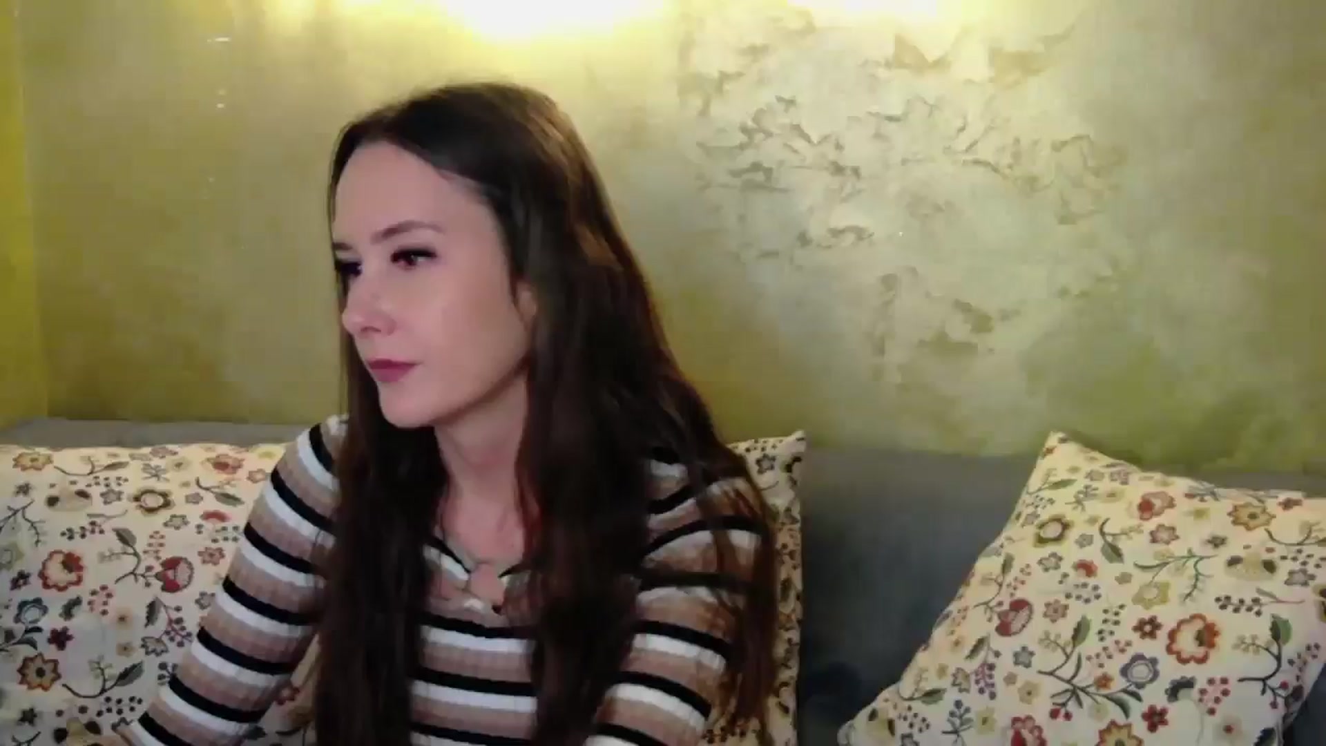 Gallery image thumbnail from Radiance's myfreecams stream on, 10/16/2024, 19:24 image 1 of 20