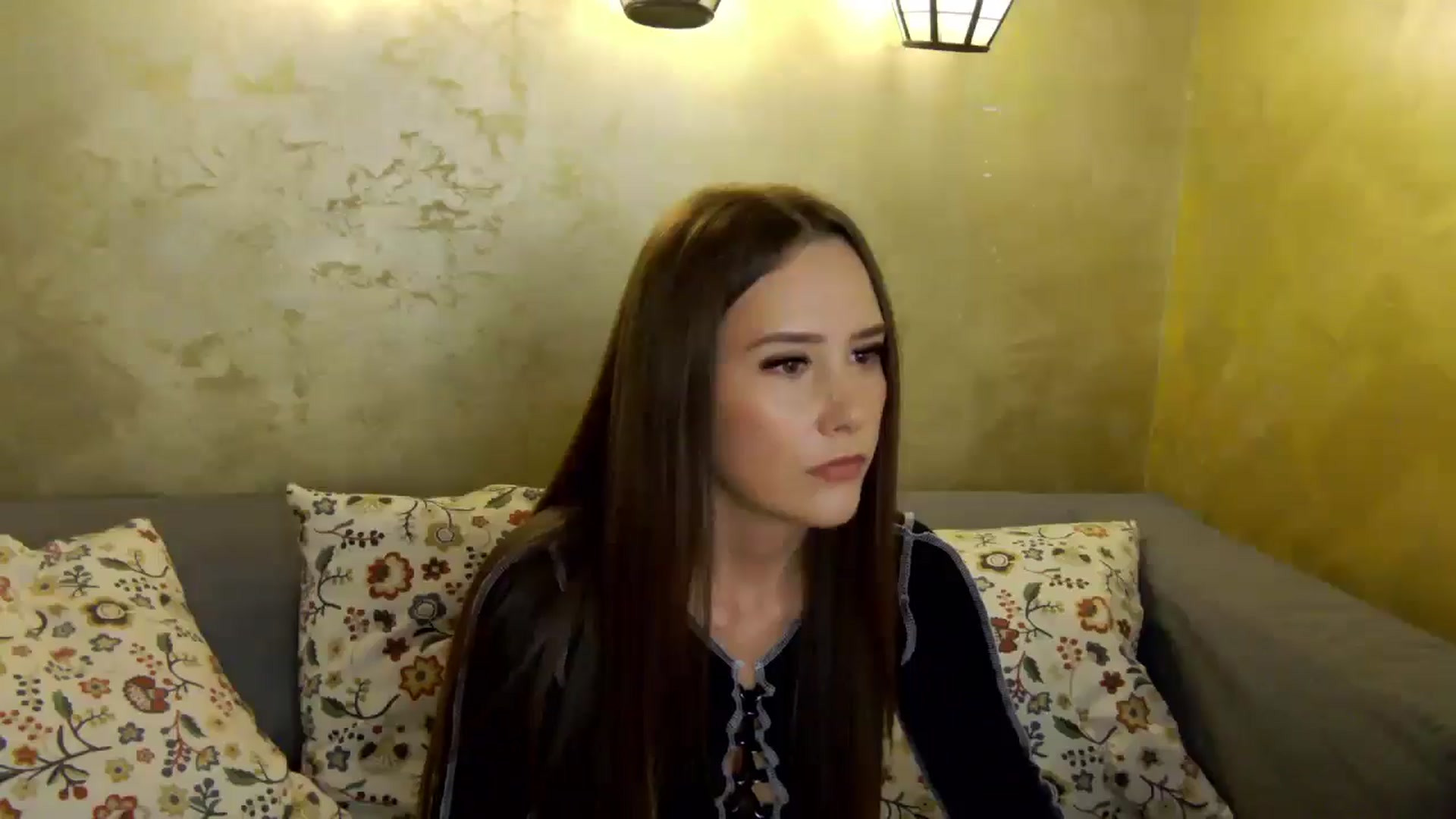 Gallery image thumbnail from Radiance's myfreecams stream on, 10/17/2024, 13:35 image 8 of 20