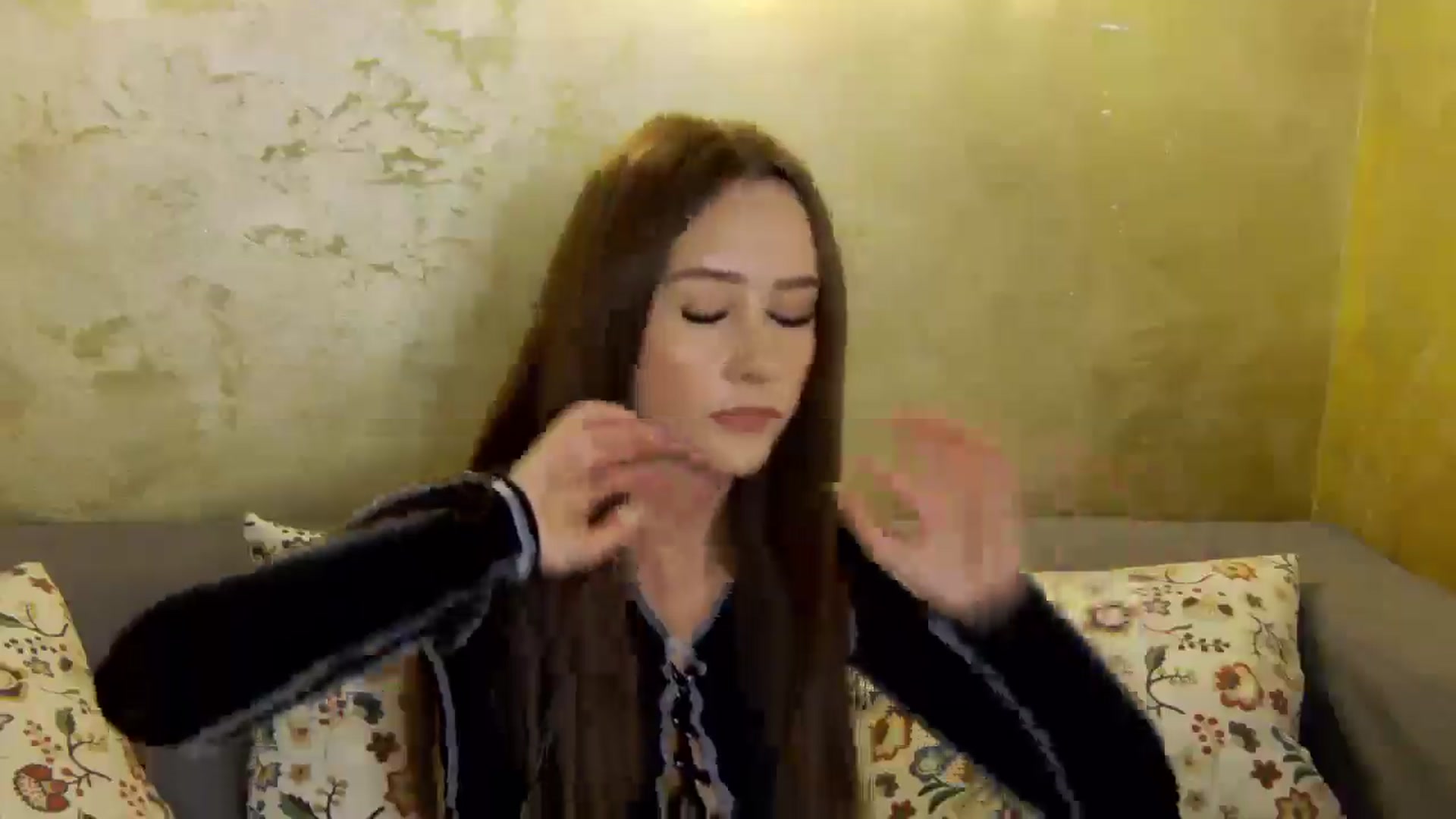Gallery image thumbnail from Radiance's myfreecams stream on, 10/17/2024, 14:17 image 19 of 20