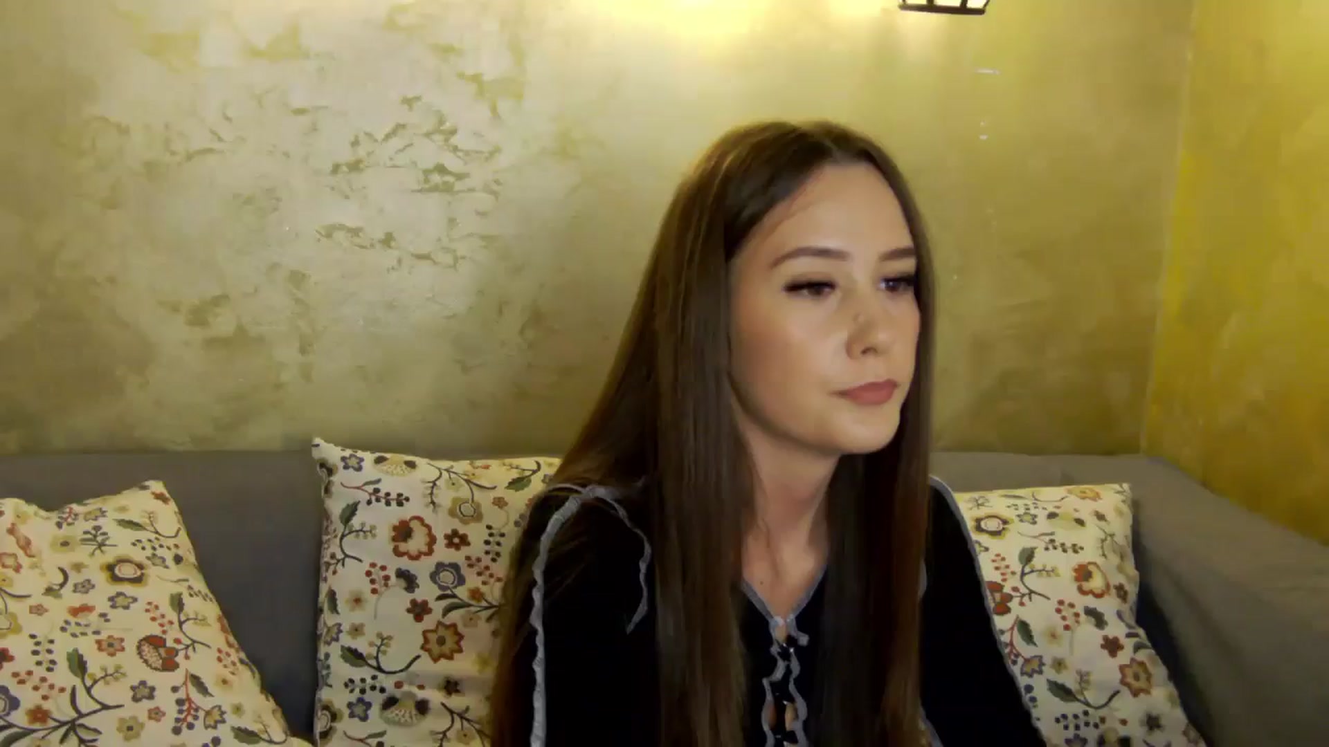 Gallery image thumbnail from Radiance's myfreecams stream on, 10/17/2024, 15:06 image 7 of 20