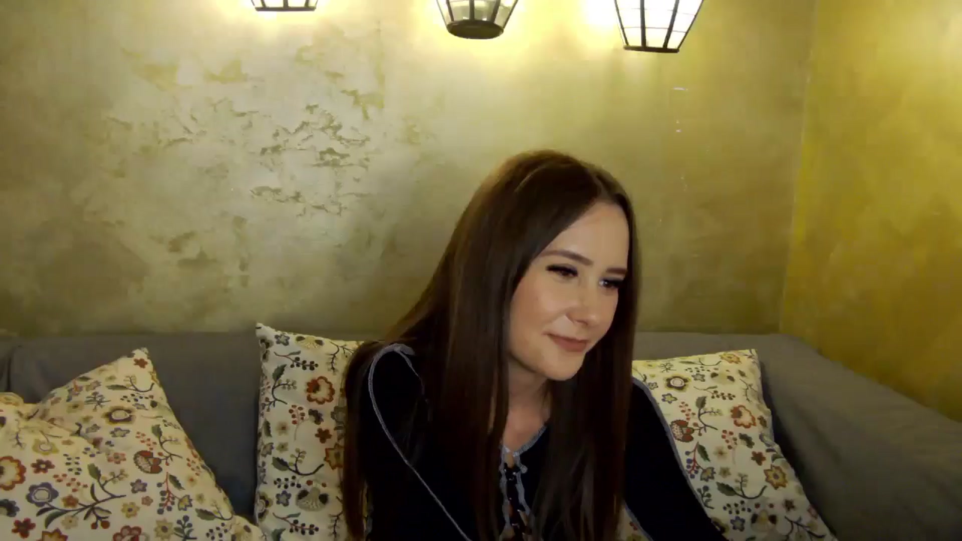 Gallery image thumbnail from Radiance's myfreecams stream on, 10/17/2024, 17:10 image 9 of 20