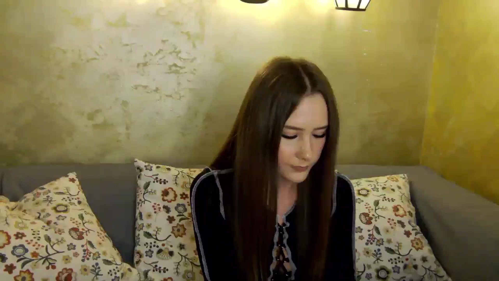 Gallery image thumbnail from Radiance's myfreecams stream on, 10/17/2024, 17:40 image 2 of 20