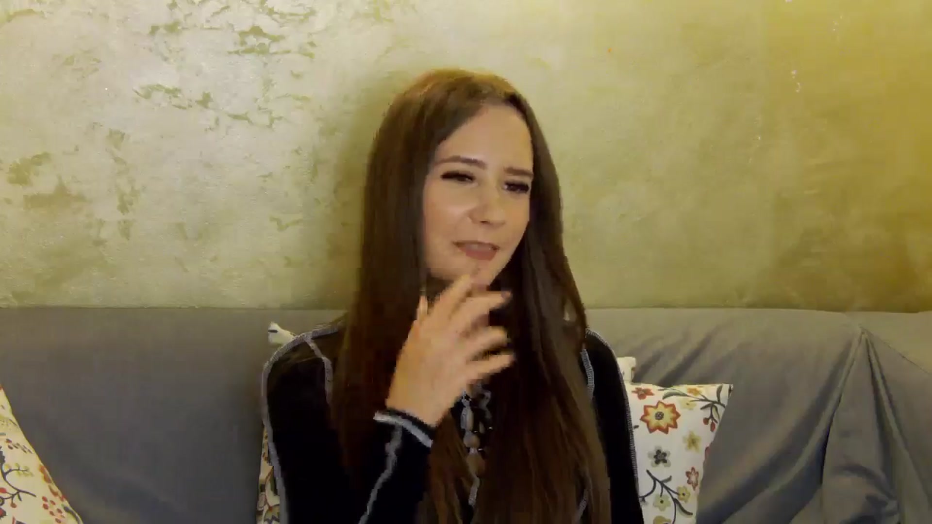 Gallery image thumbnail from Radiance's myfreecams stream on, 10/17/2024, 17:40 image 6 of 20