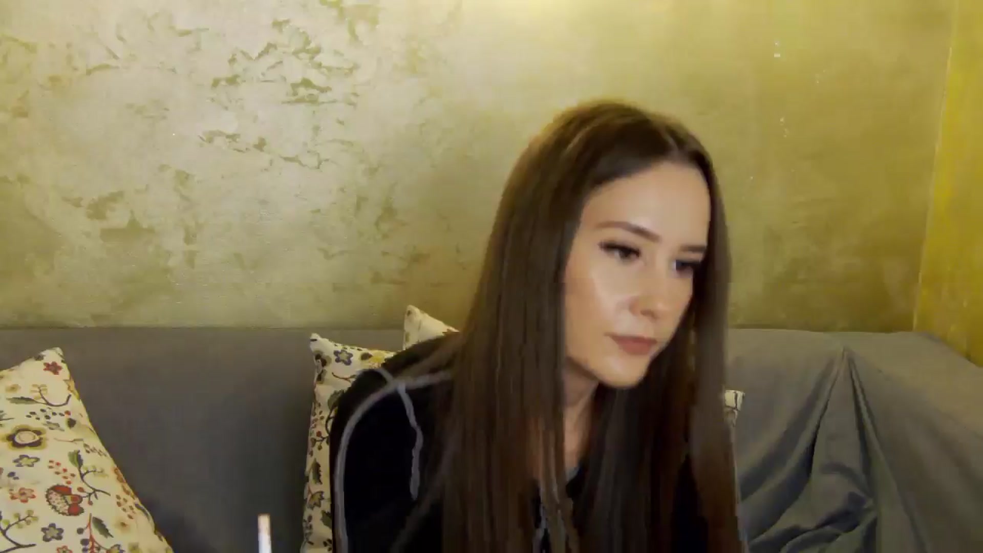 Gallery image thumbnail from Radiance's myfreecams stream on, 10/17/2024, 17:40 image 15 of 20