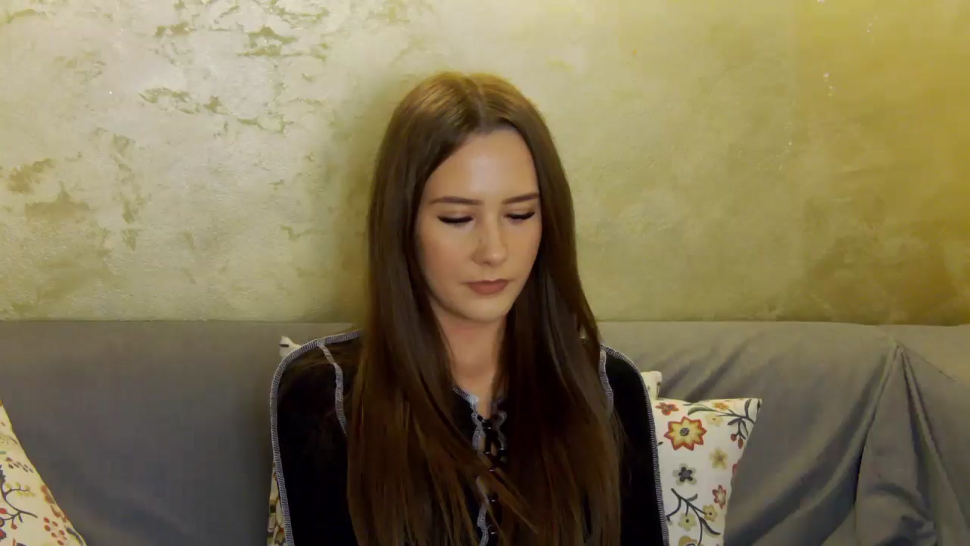Gallery image thumbnail from Radiance's myfreecams stream on, 10/17/2024, 17:40 image 7 of 20
