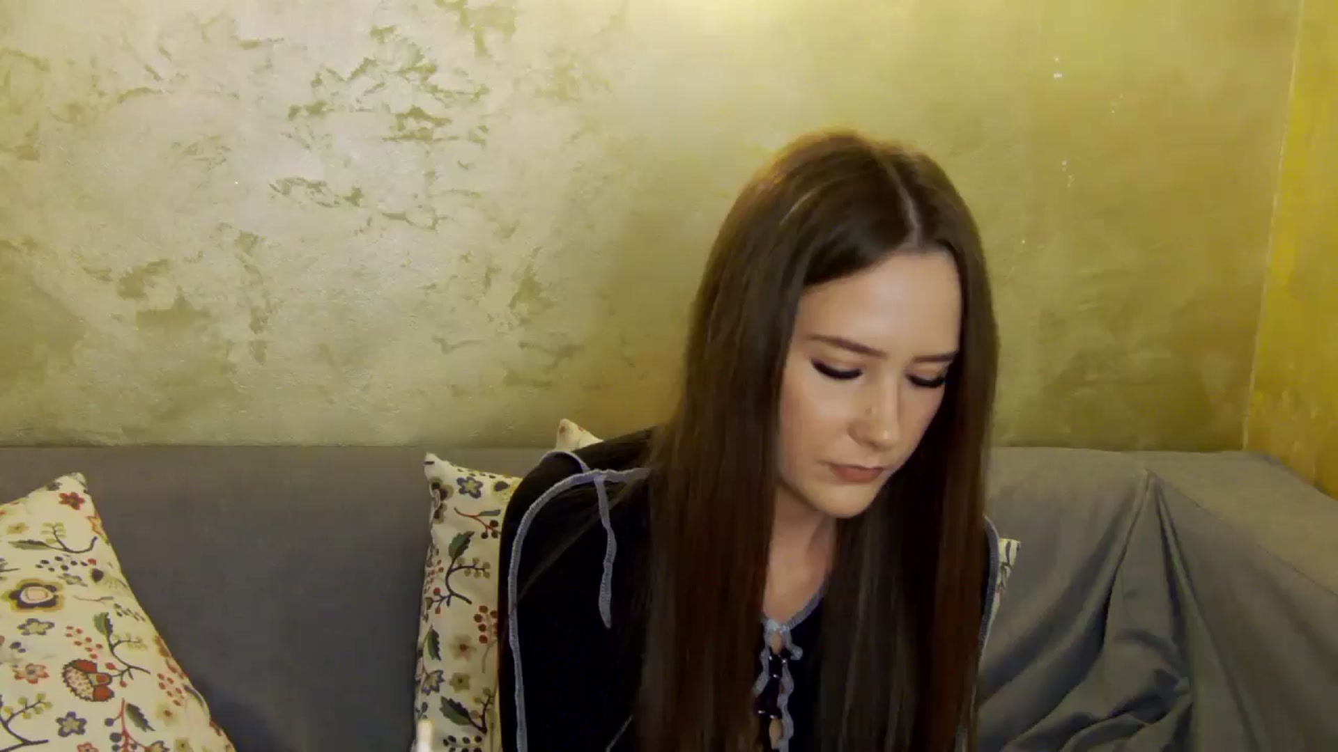 Gallery image thumbnail from Radiance's myfreecams stream on, 10/17/2024, 17:40 image 19 of 20